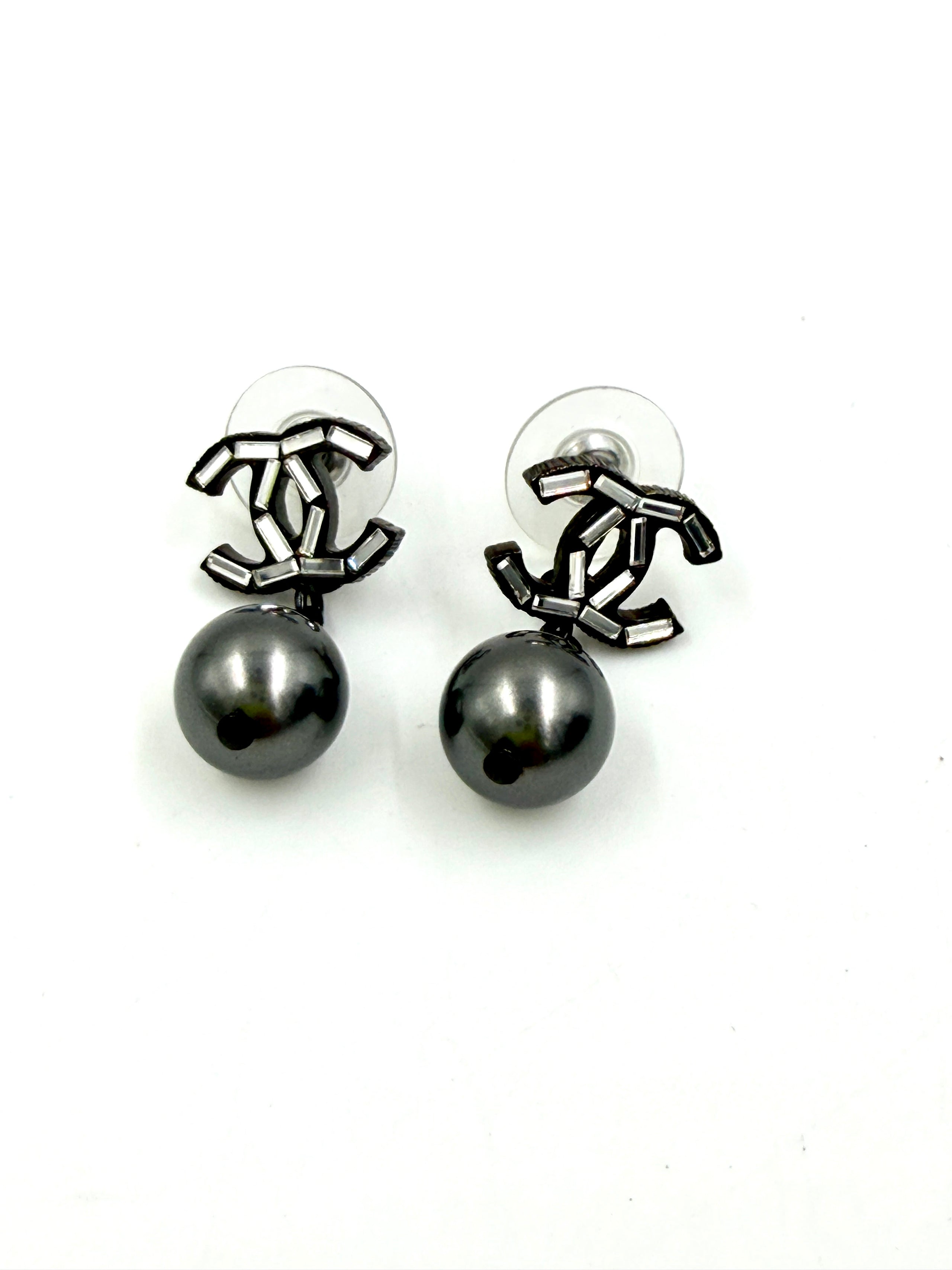 Pre-owned Chanel Crystal Bead CC Drop Earrings Ruthenium - Authenticated