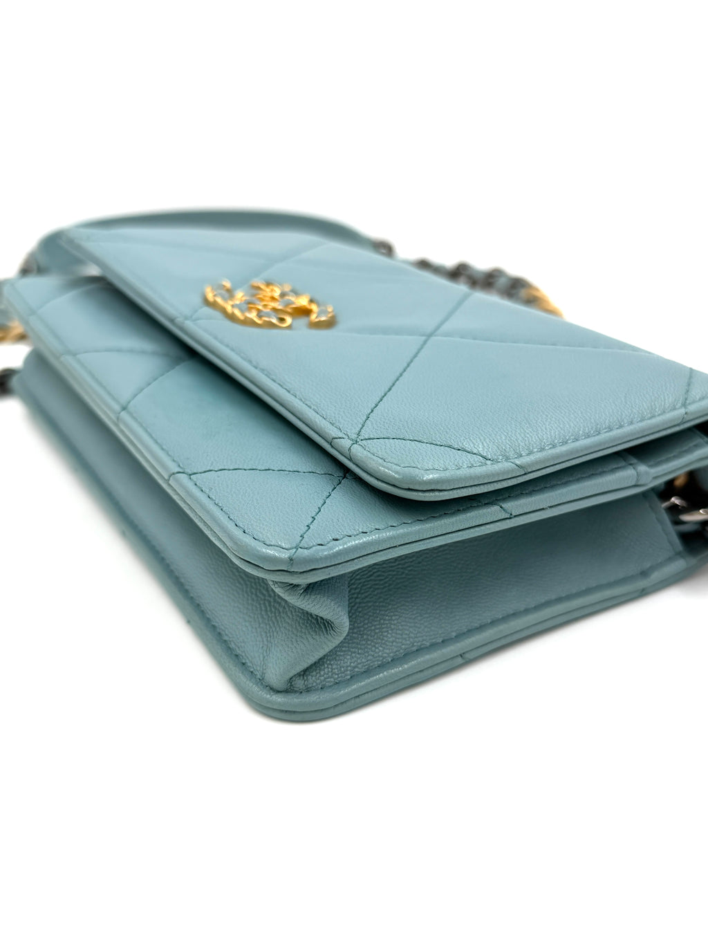 Pre-owned Chanel 19 Wallet on Chain Light Blue Lambskin Tri-Metal Hardware - Authenticated