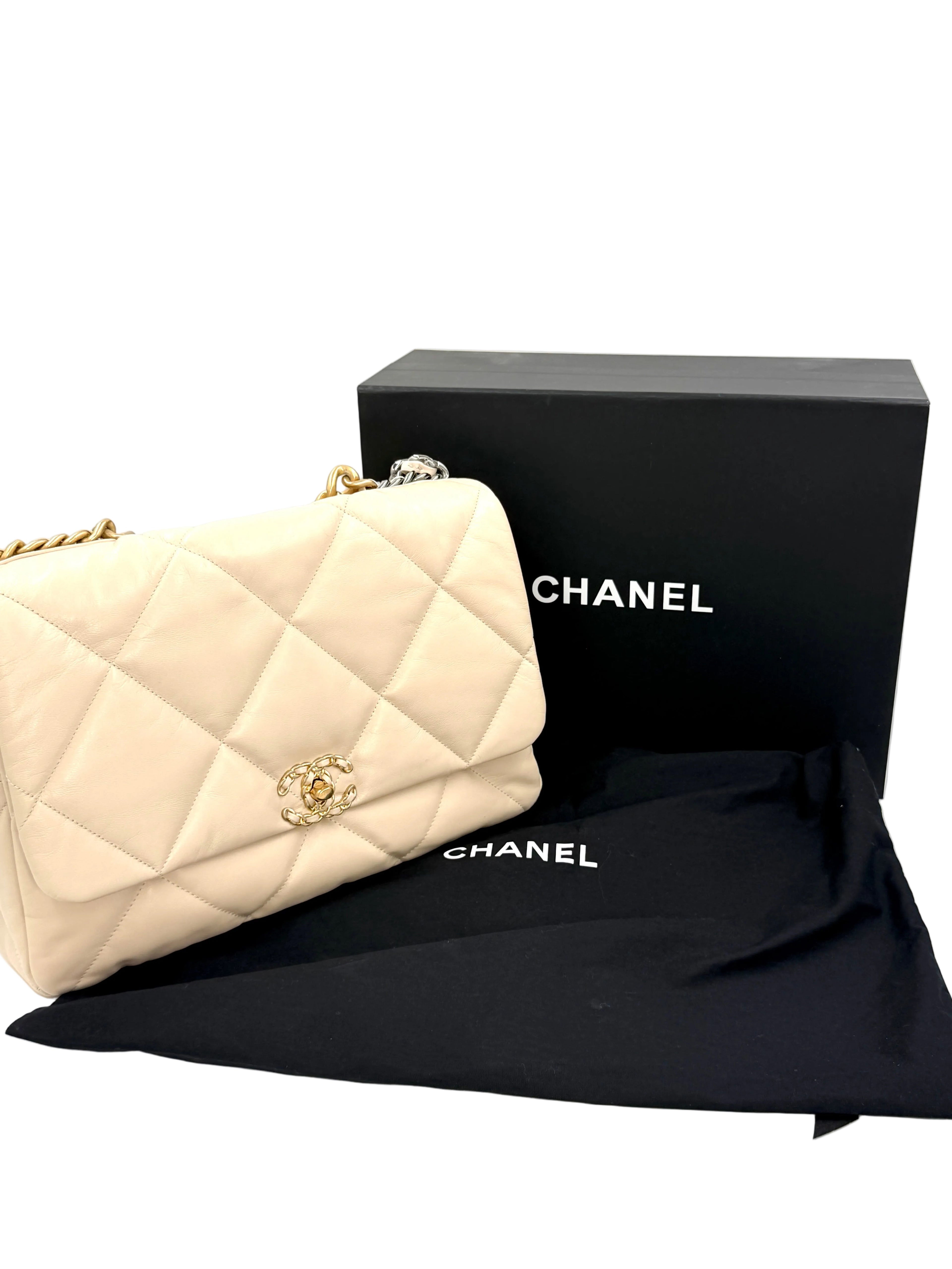 Pre-owned Chanel 19 Maxi Beige Goatskin Mixed Hardware - Authenticated