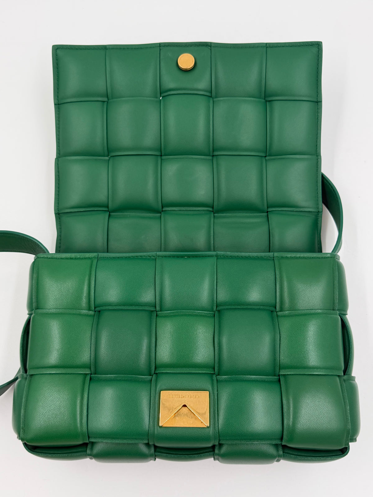 Pre-owned Bottega Veneta Green Padded Cassette Shoulder Bag - Authenticated