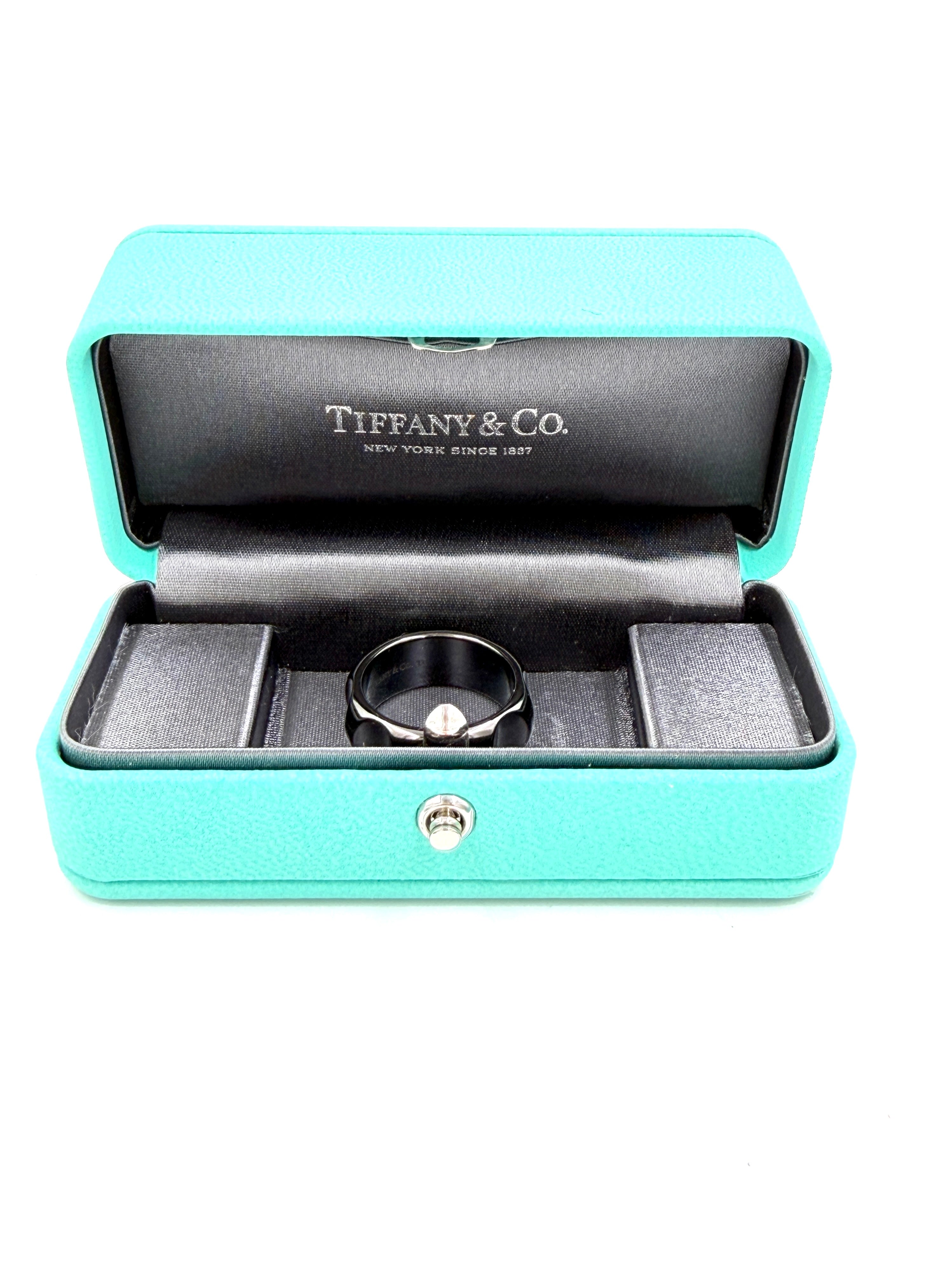 Pre-Owned Tiffany & Co Black Titanium Paloma Picasso Groove Ring Unisex - Authenticated