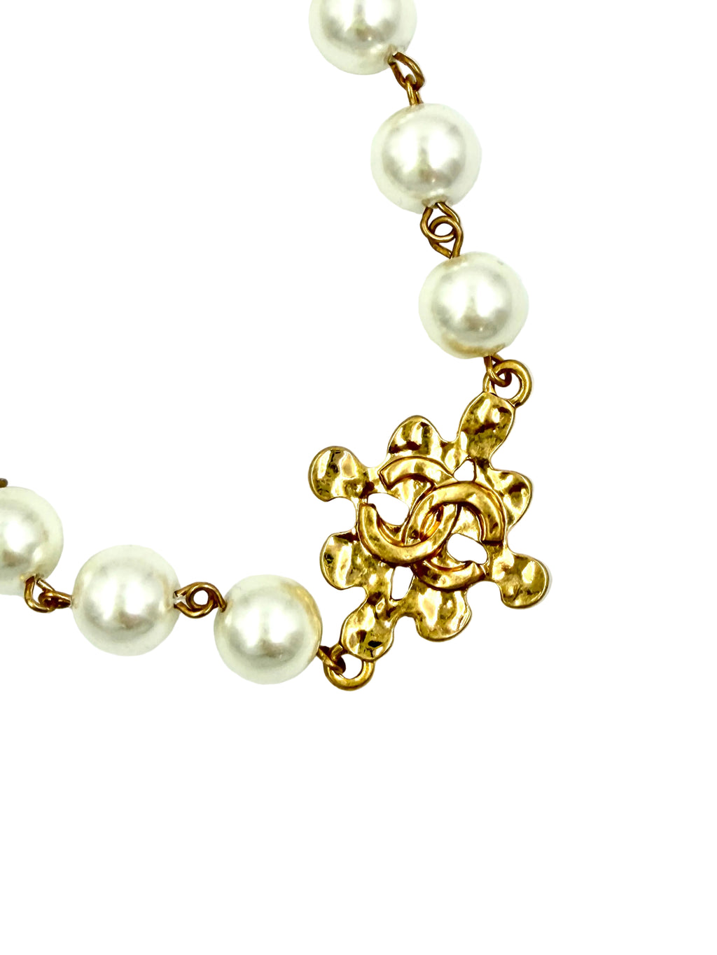Pre-Owned Chanel Faux Pearl and Gold Plate CC Necklace 1994 - Authenticated