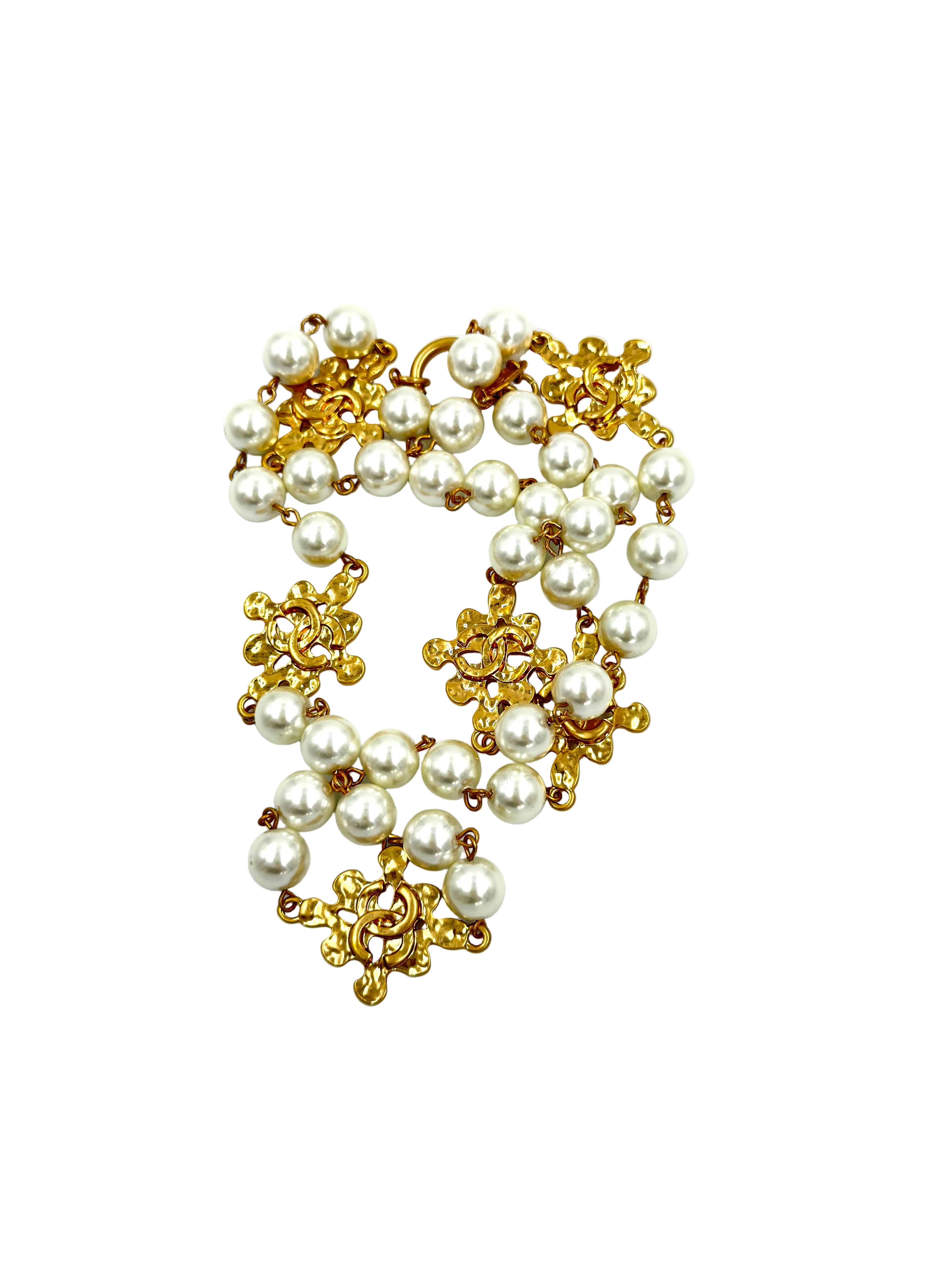 Pre-Owned Chanel Faux Pearl and Gold Plate CC Necklace 1994 - Authenticated