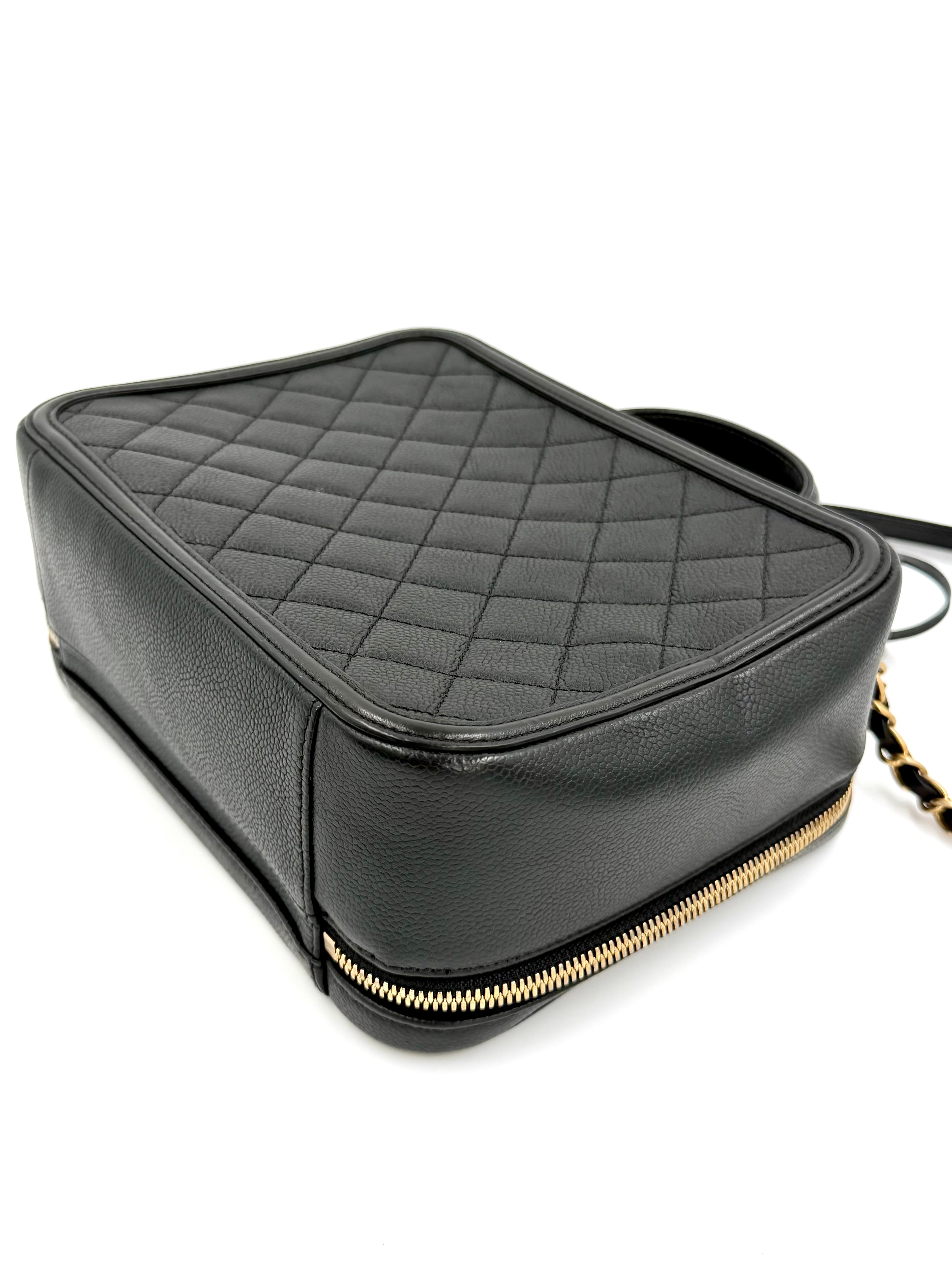 Pre-Owned Chanel Black Quilted Caviar CC Filigree Vanity Case - Authenticated