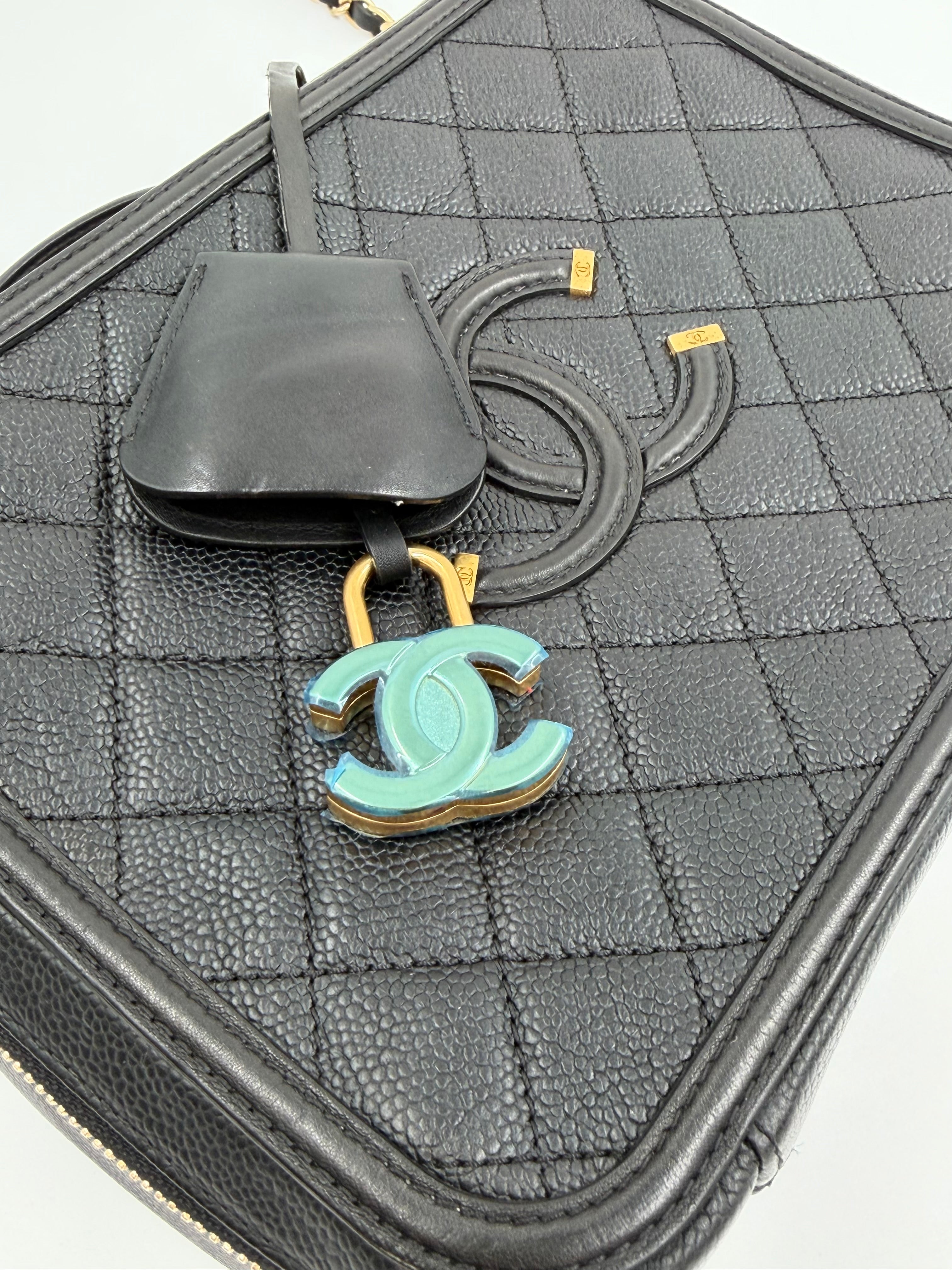 Pre-Owned Chanel Black Quilted Caviar CC Filigree Vanity Case - Authenticated