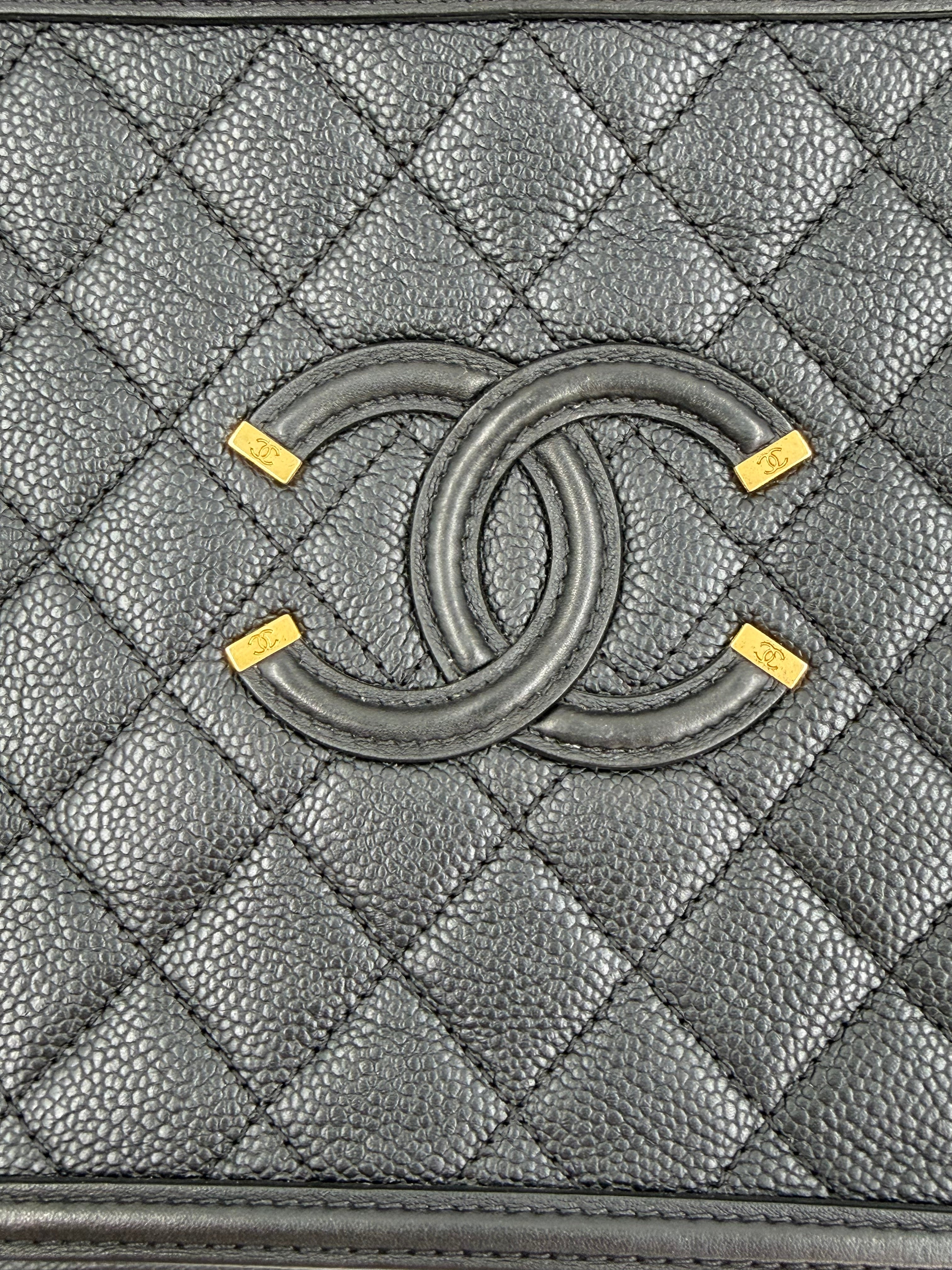 Pre-Owned Chanel Black Quilted Caviar CC Filigree Vanity Case - Authenticated