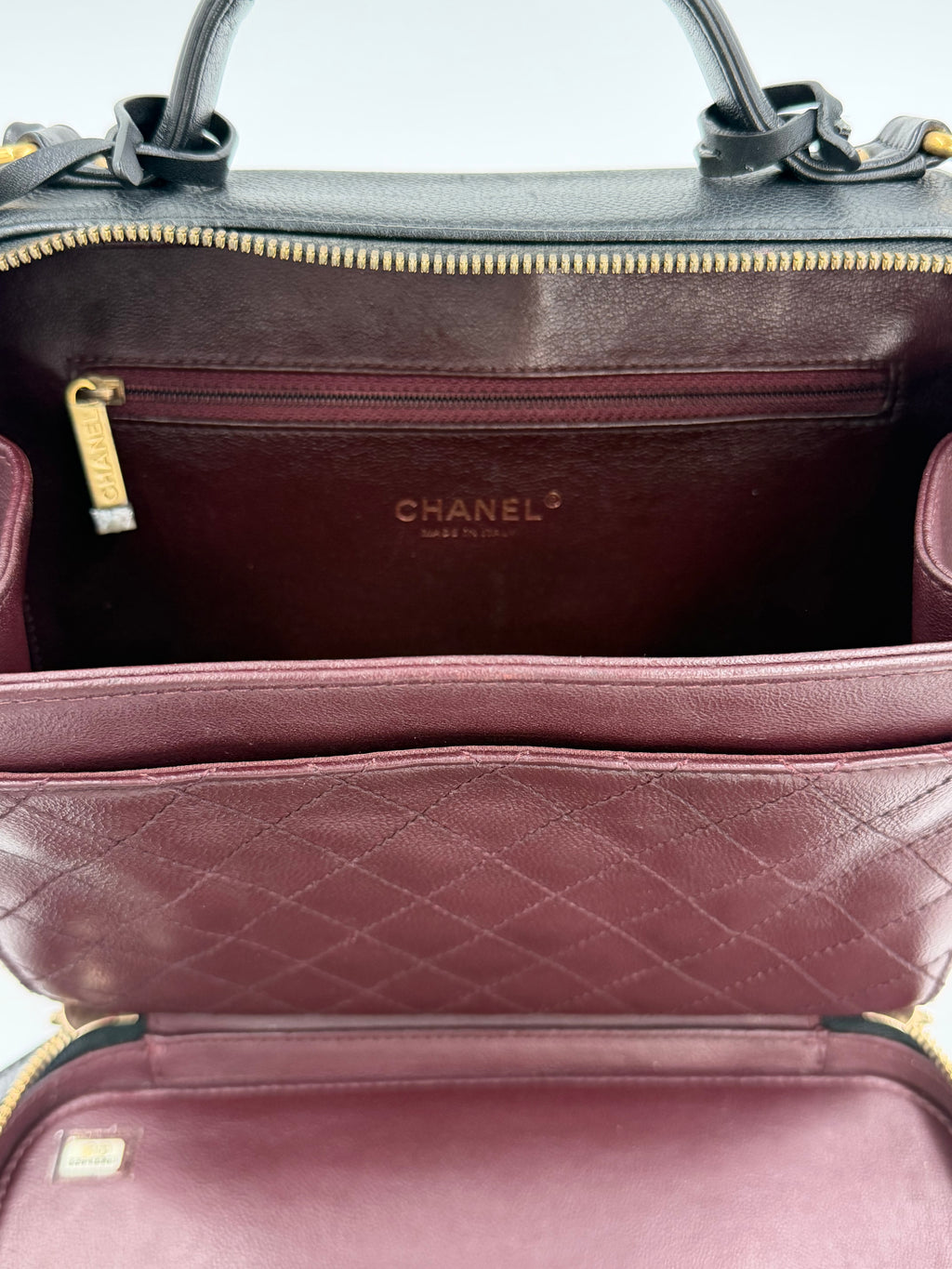 Pre-Owned Chanel Black Quilted Caviar CC Filigree Vanity Case - Authenticated