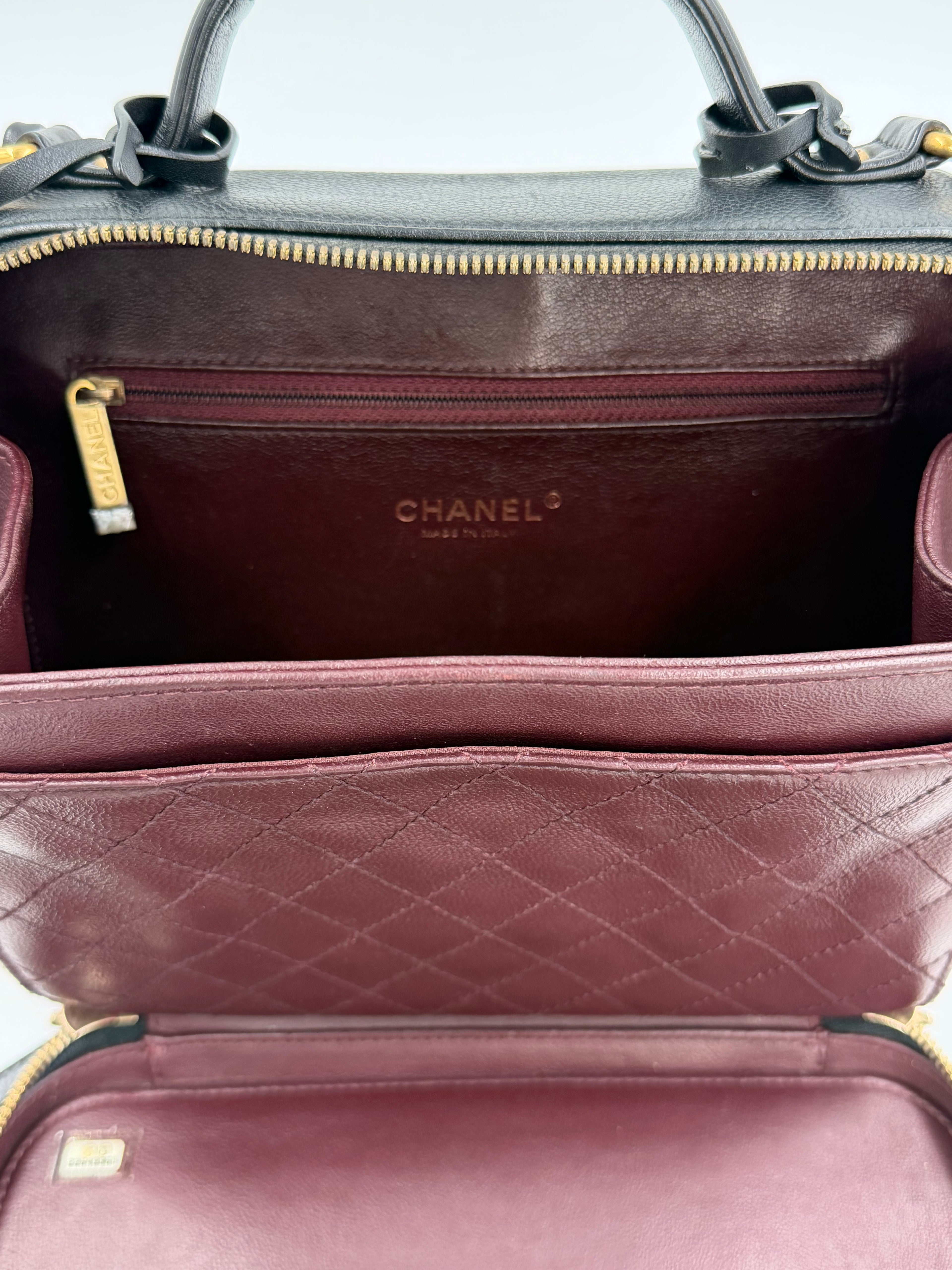 Pre-Owned Chanel Black Quilted Caviar CC Filigree Vanity Case - Authenticated