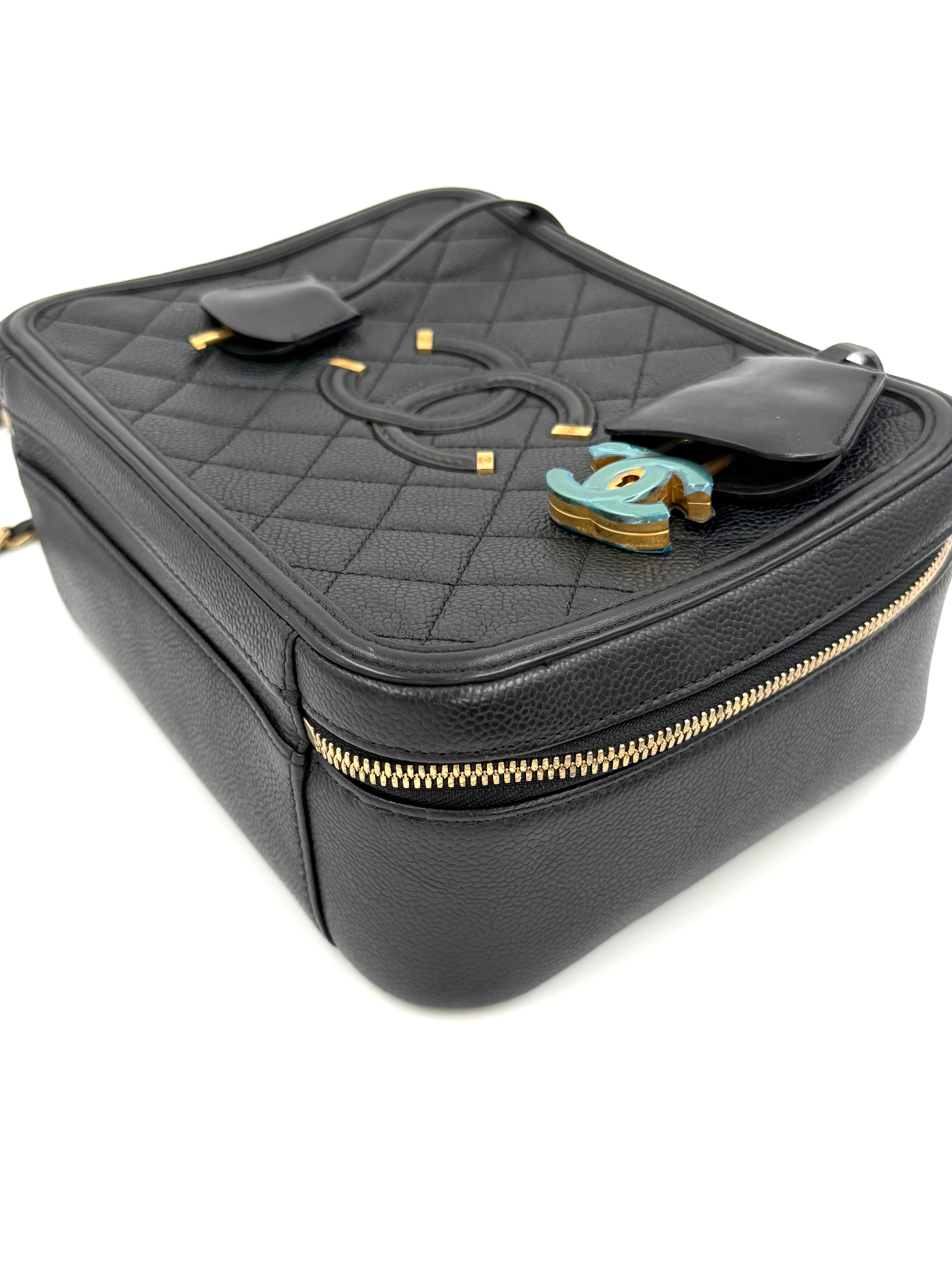 Pre-Owned Chanel Black Quilted Caviar CC Filigree Vanity Case - Authenticated