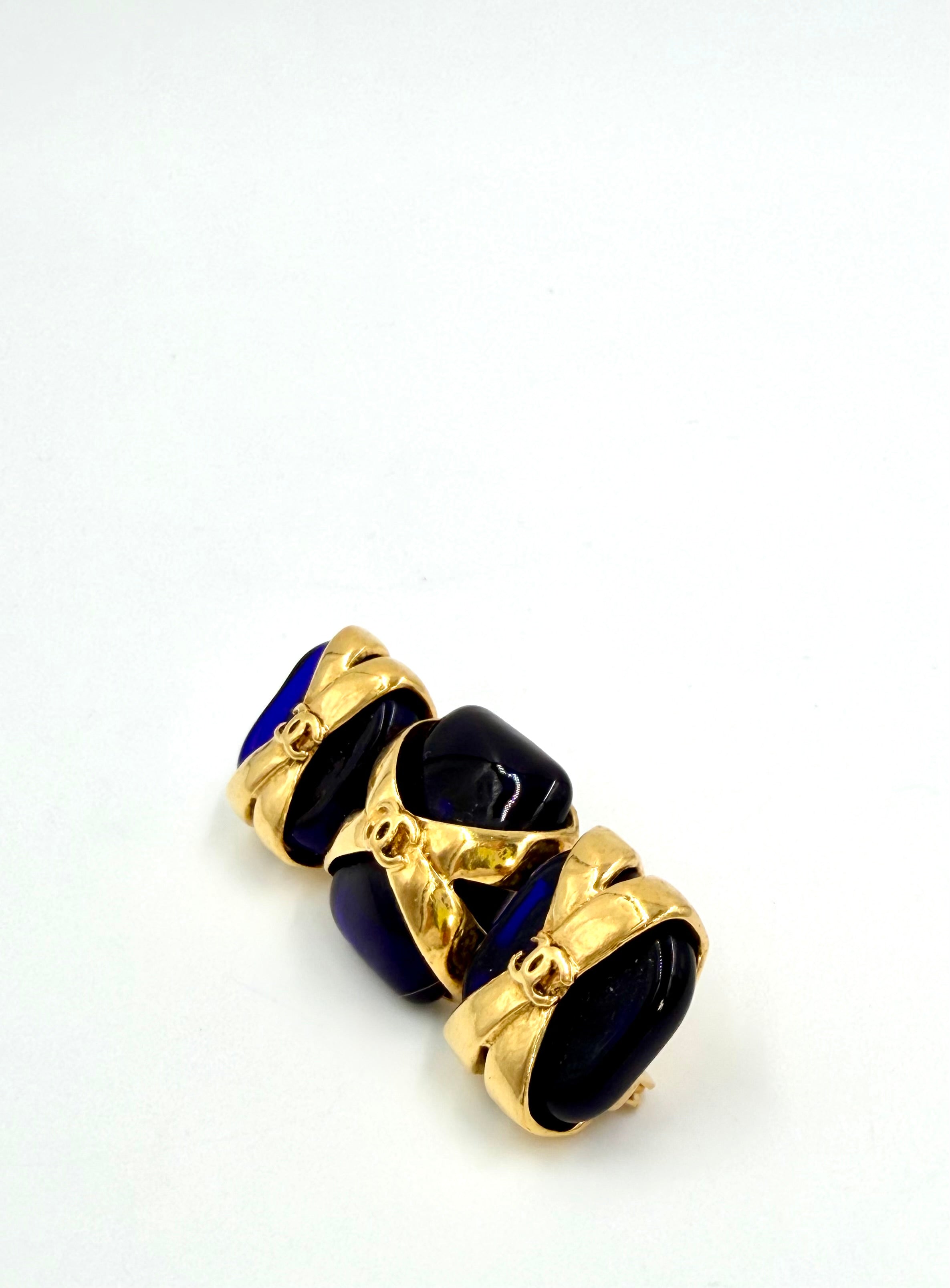 Pre-Owned Chanel Blue Gripoix CC Brooch 24K Gold Plated - Authenticated