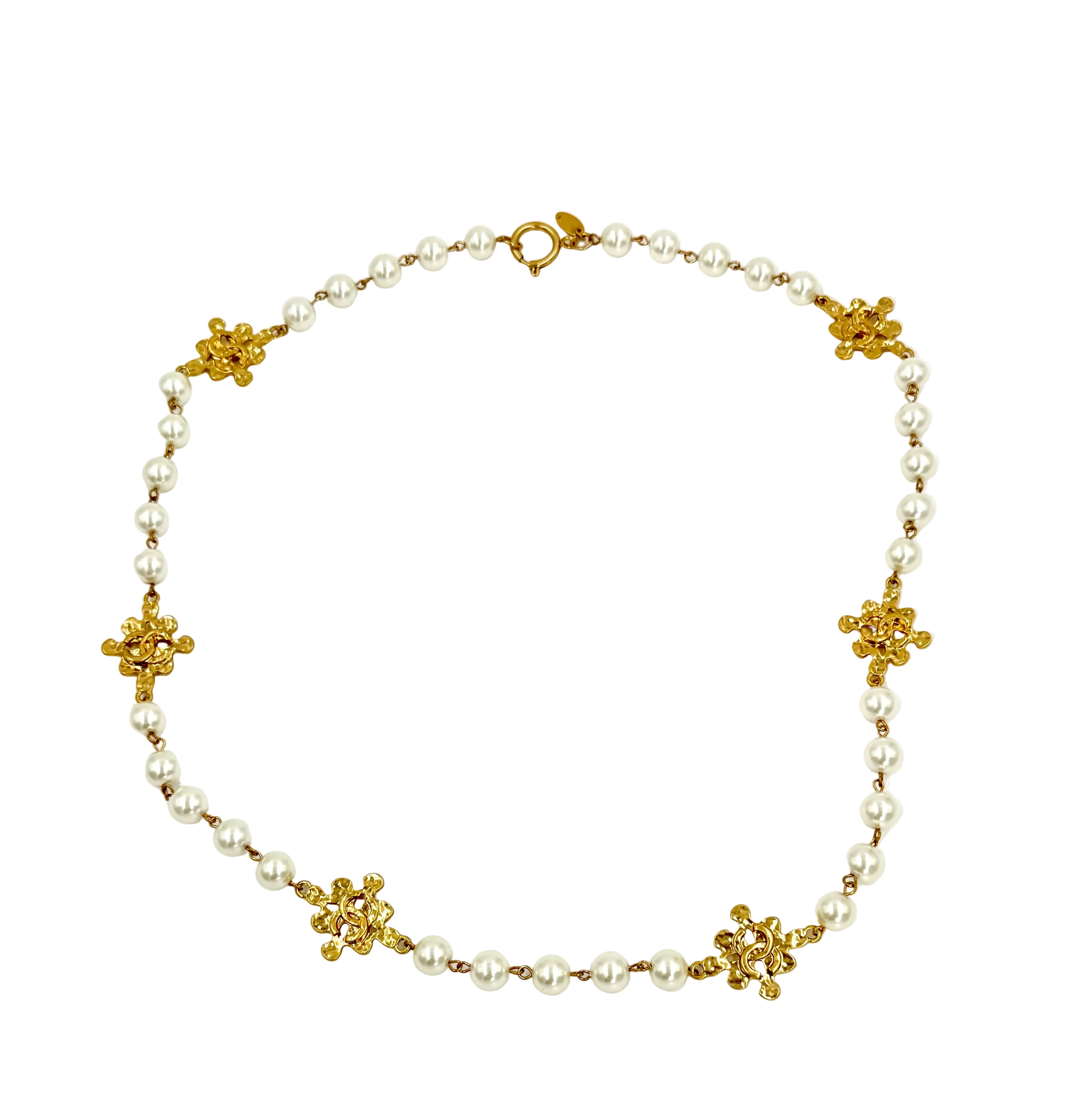 Pre-Owned Chanel Faux Pearl and Gold Plate CC Necklace 1994 - Authenticated