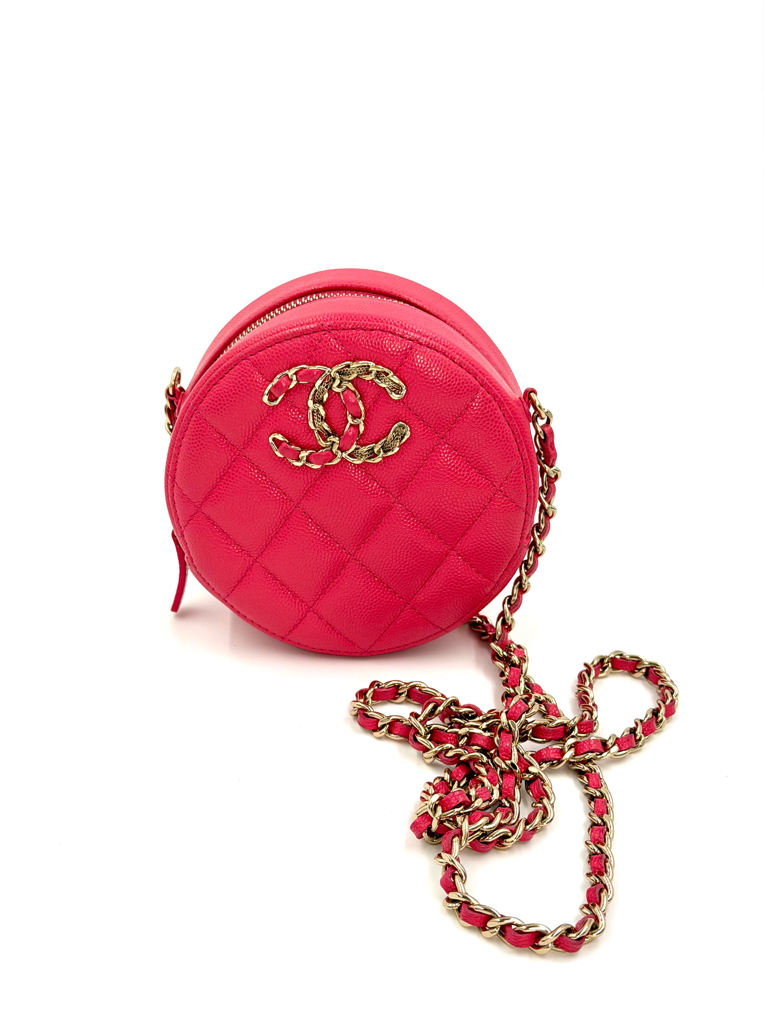 Pre-Owned Chanel Pink Caviar Round Clutch with Chain Gold-Tone Hardware - Authenticated