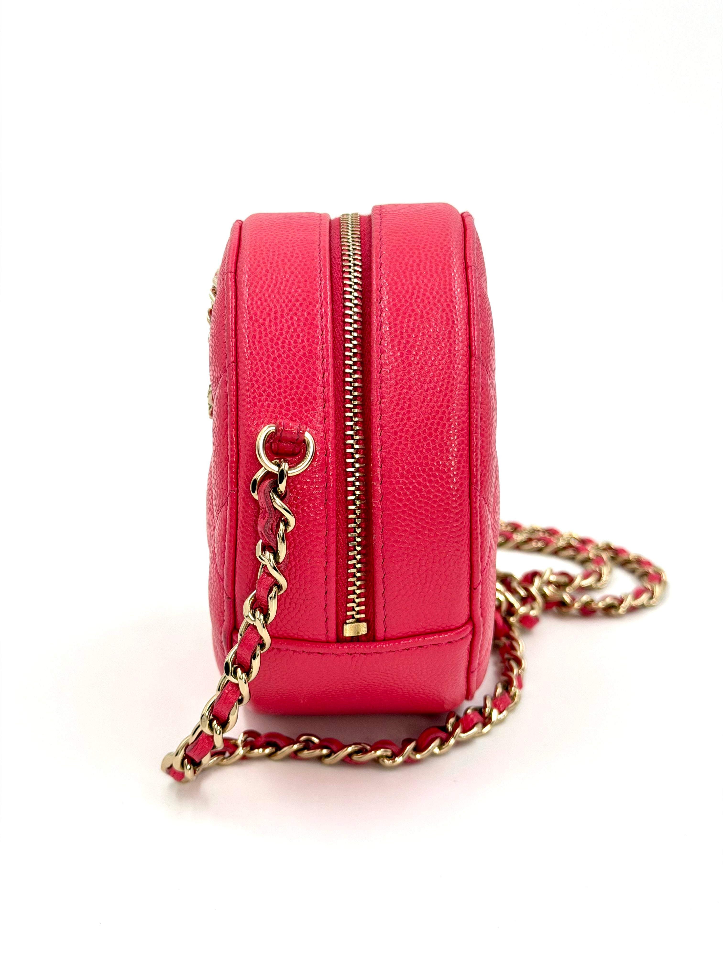 Pre-Owned Chanel Pink Caviar Round Clutch with Chain Gold-Tone Hardware - Authenticated