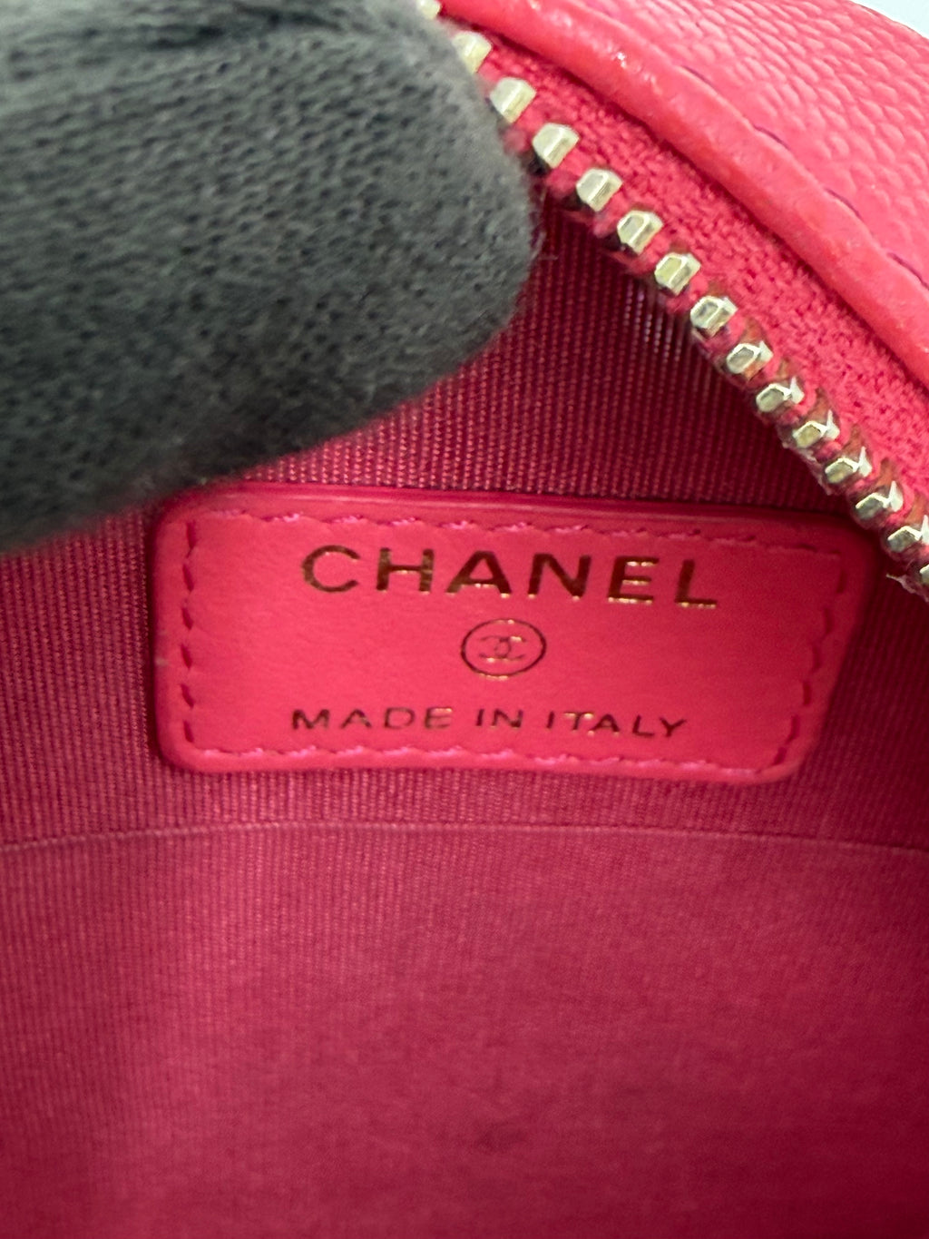 Pre-Owned Chanel Pink Caviar Round Clutch with Chain Gold-Tone Hardware - Authenticated