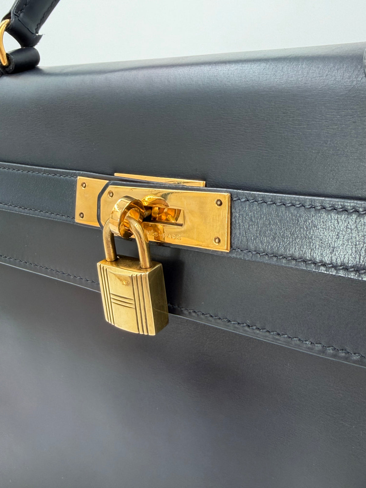 Pre-owned Hermès Kelly 32 Black Box Calf Leather Gold Hardware 1981 - Authenticated