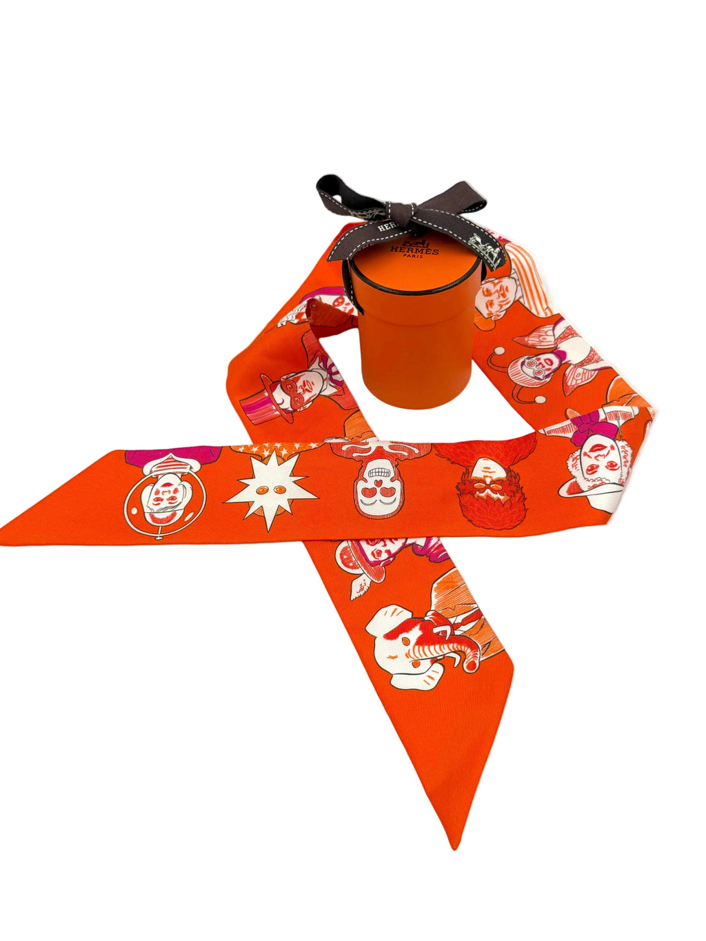 Pre-owned Hermès Dress Code Silk Twilly Scarf Orange