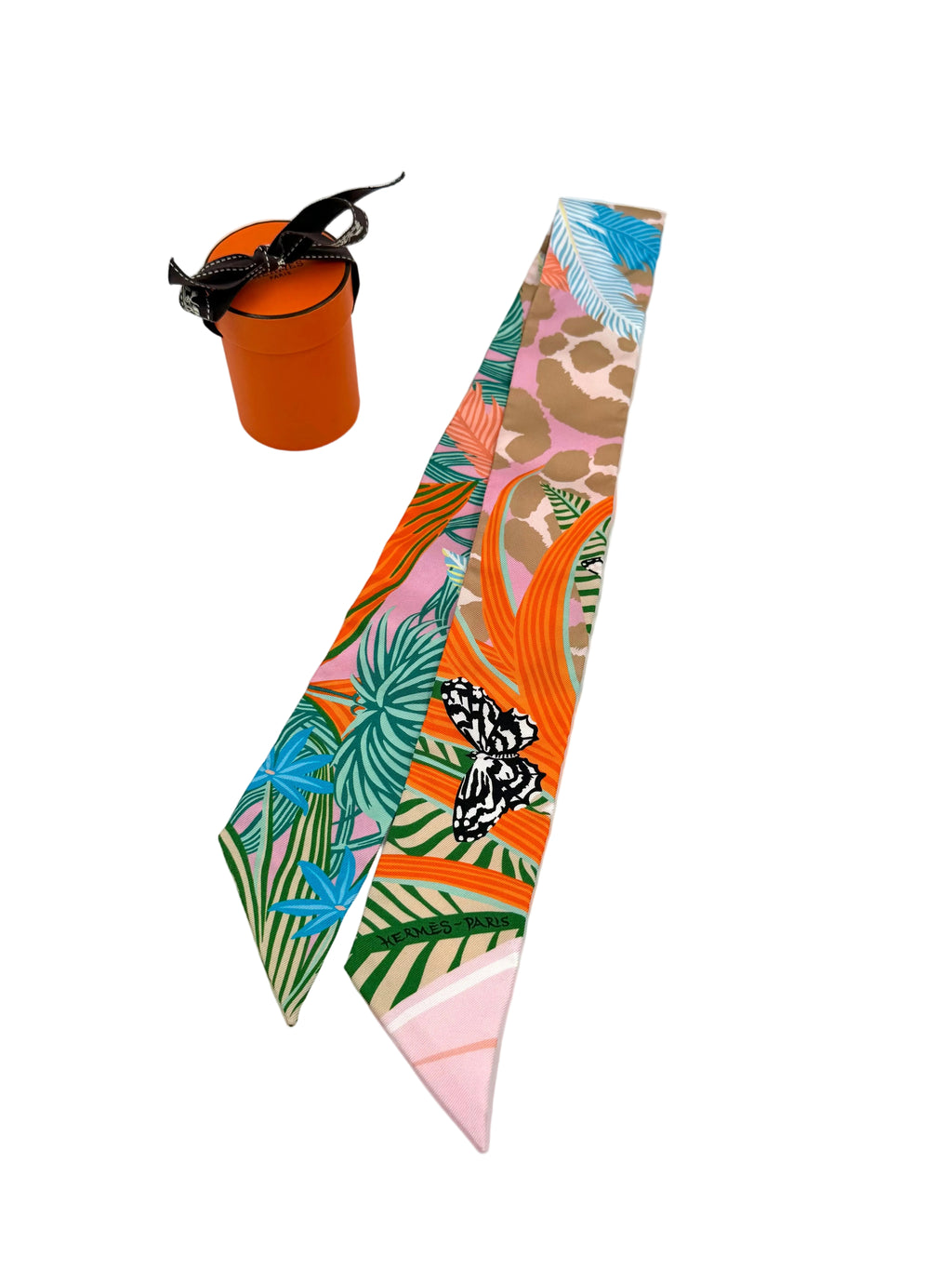 Pre-owned Hermès Jaguar Quetzal Silk Twilly Scarf Rose Beige Orange