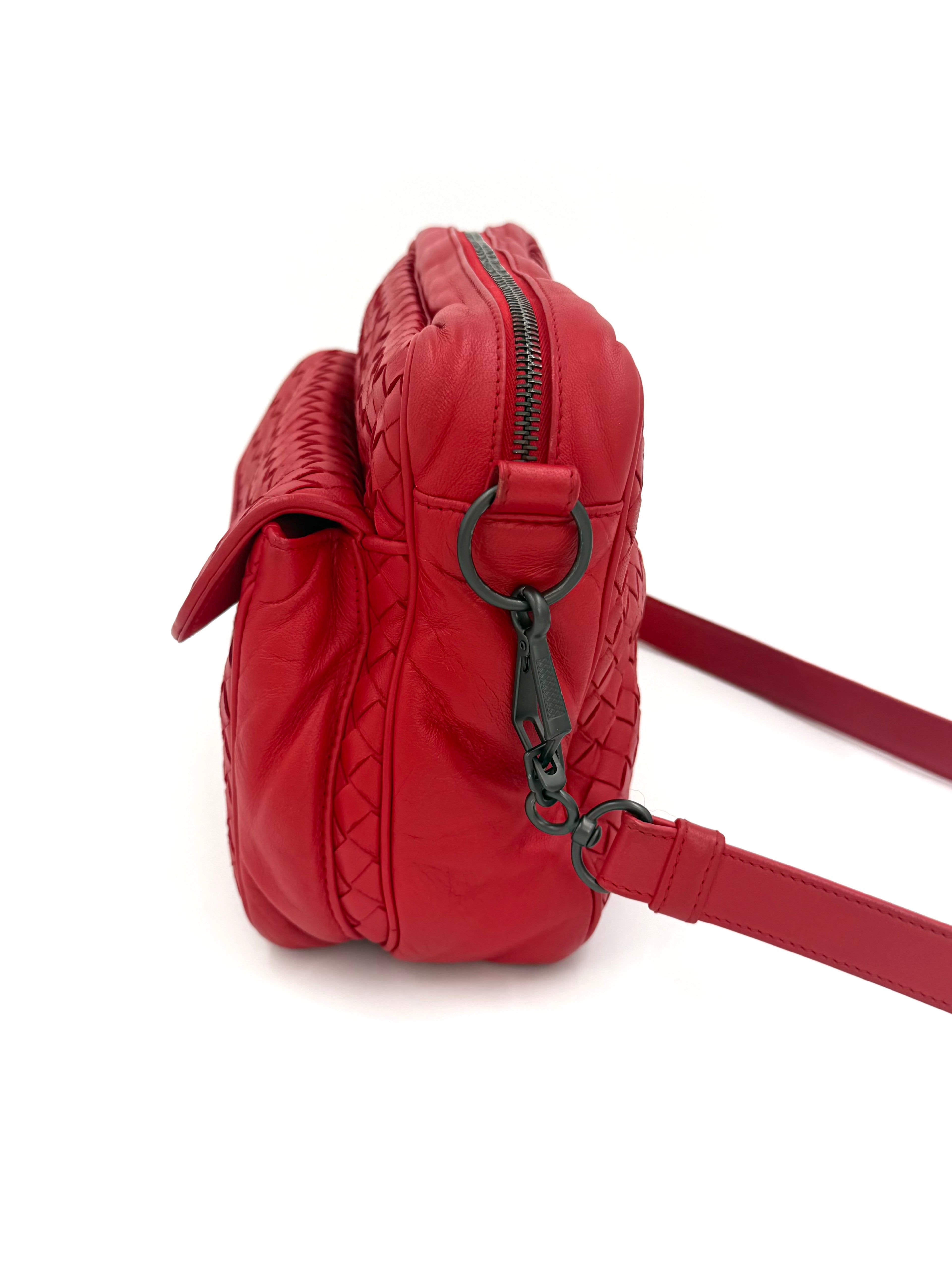 Pre-owned Bottega Veneta Red Nappa Intrecciato Front Pocket Messenger Crossbody Bag - Authenticated