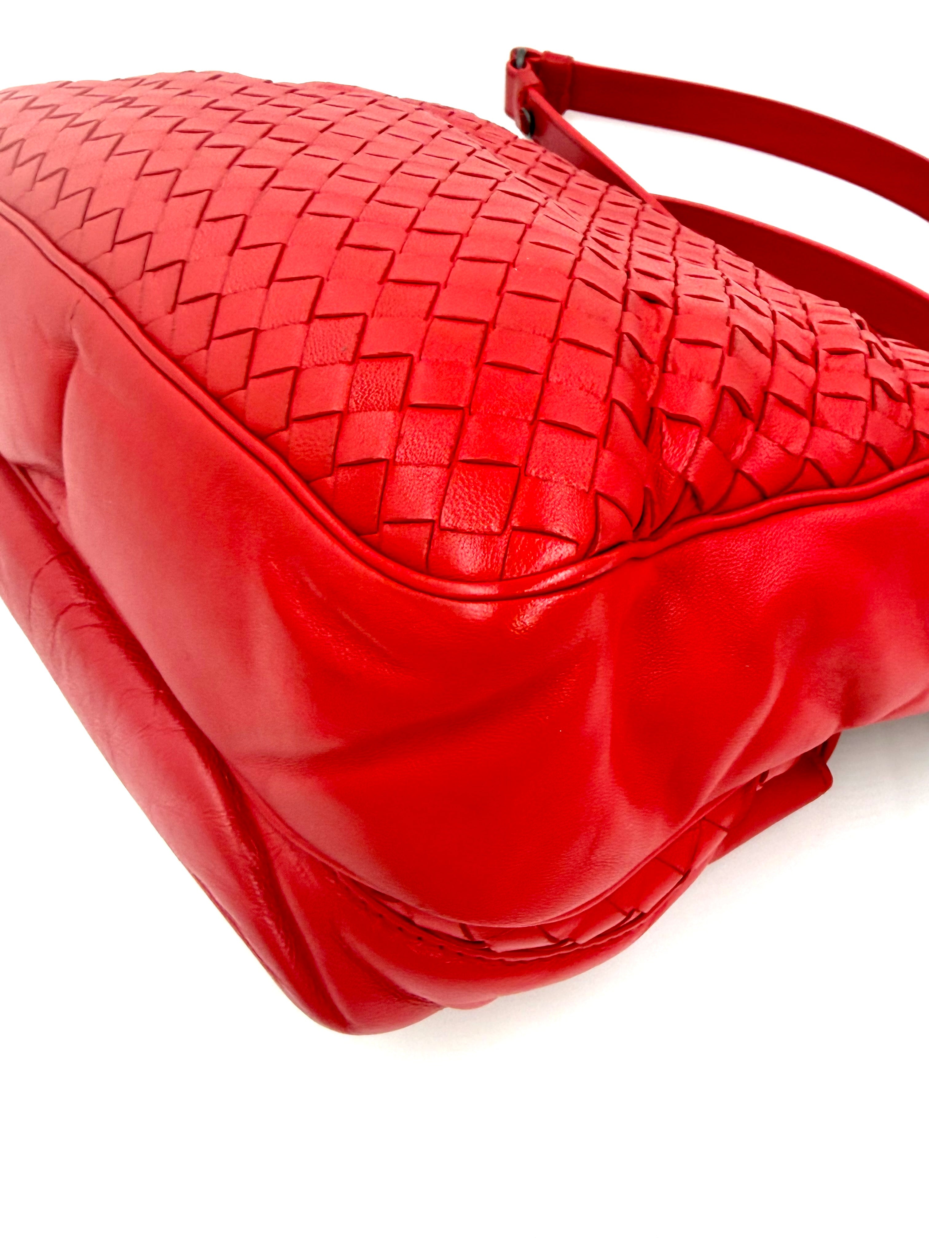 Pre-owned Bottega Veneta Red Nappa Intrecciato Front Pocket Messenger Crossbody Bag - Authenticated