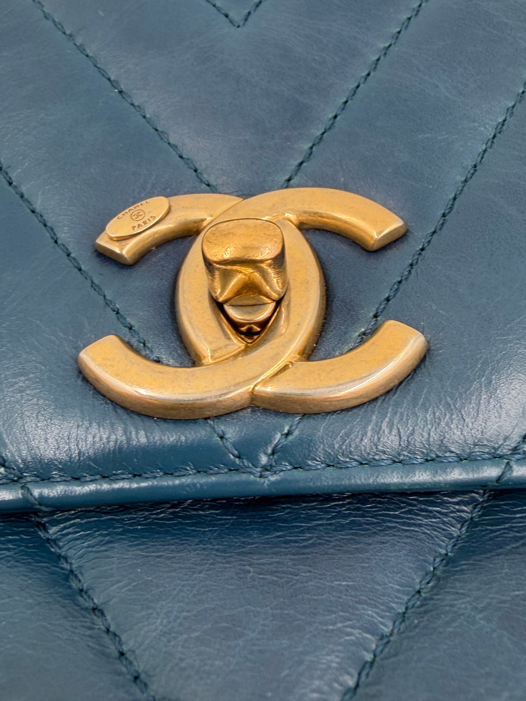 Pre-owned Chanel Blue Chevron  Calfskin and Lizard Coco Handle Medium - Authenticated