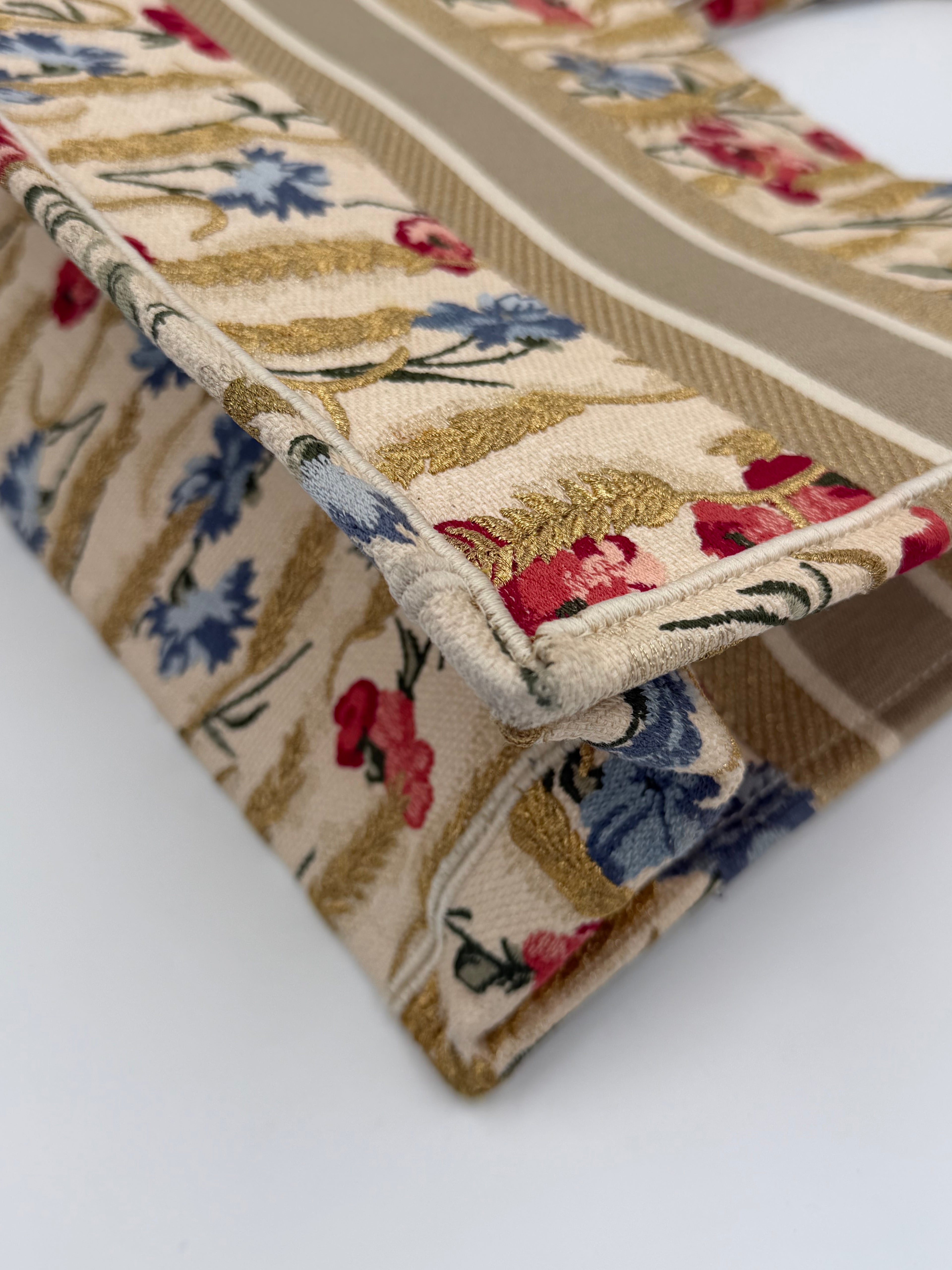Pre-owned Christian Dior Canvas Embroidered Medium Hibiscus Book Tote - Authenticated