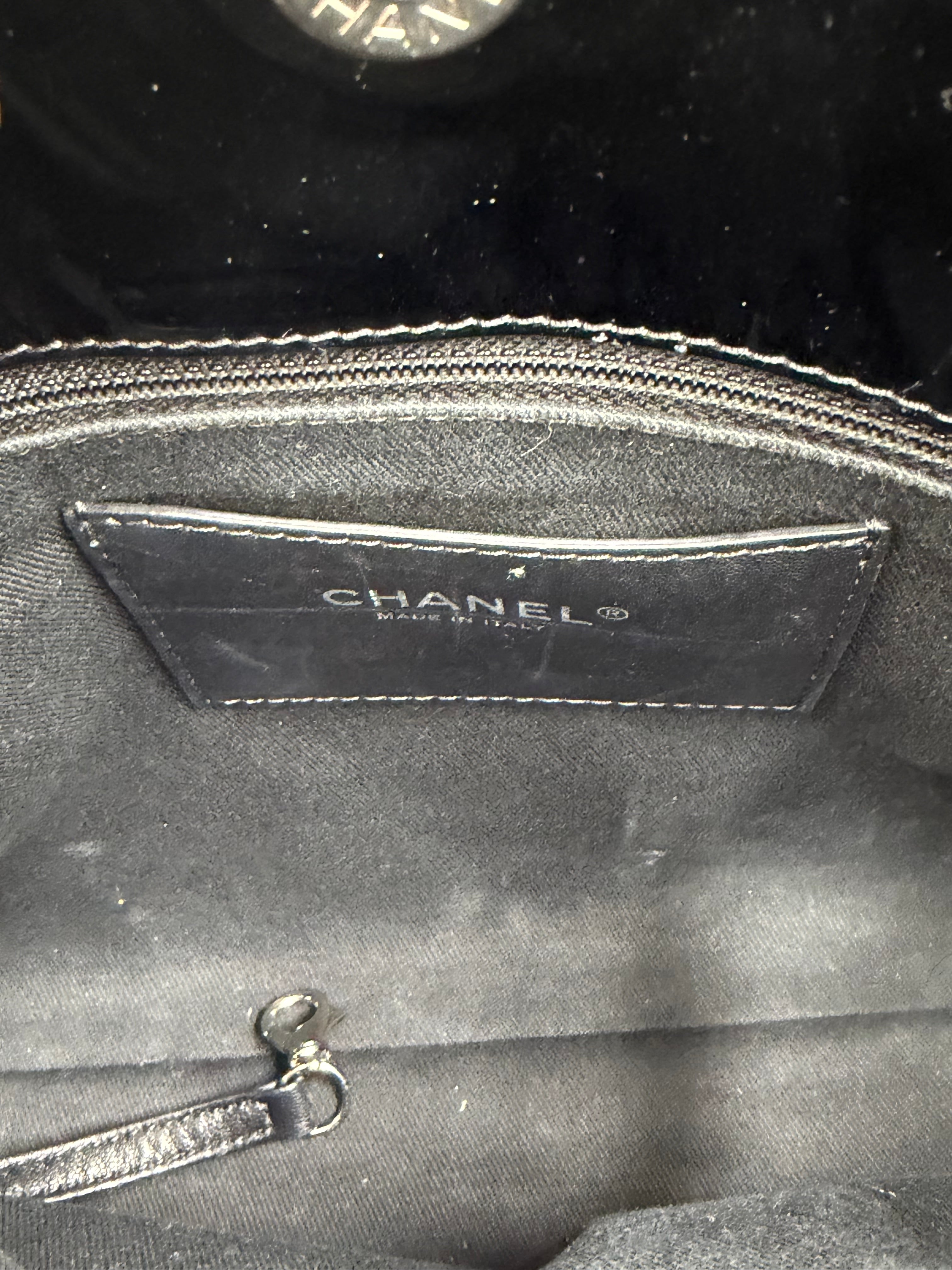 Pre-owned CHANEL Patent Quilted Maxi Just Mademoiselle Bowling Bag Black - Authenticated