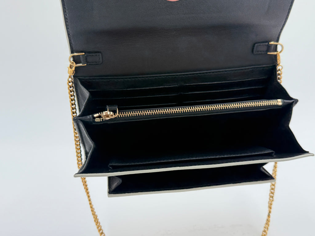 Pre-Owned Alexander McQueen Skull Clasp Wallet on Chain Ivory - Authenticated