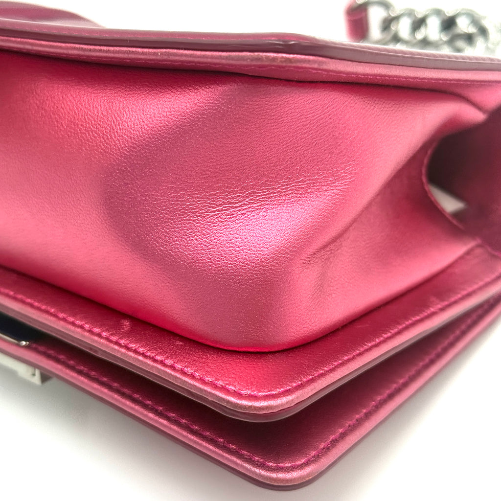 Pre-Owned Chanel Pink Liquid Patent Small Boy Bag Ruthenium Hardware - Authenticated