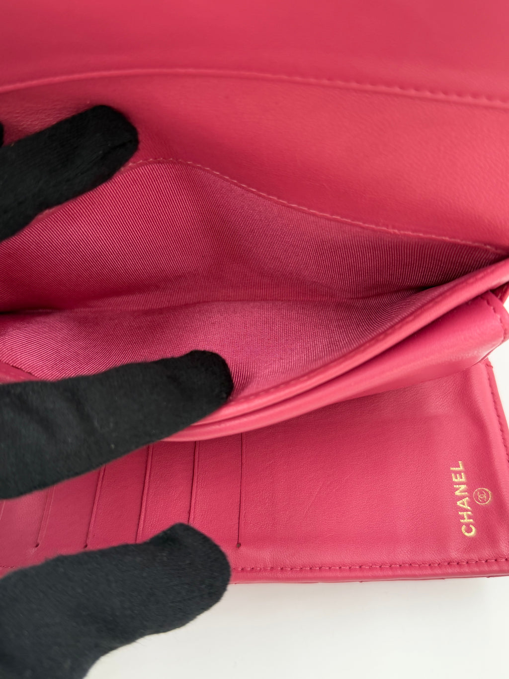 Pre-owned Chanel Dark Pink Quilted Leather Classic Flap Continental Wallet - Authenticated