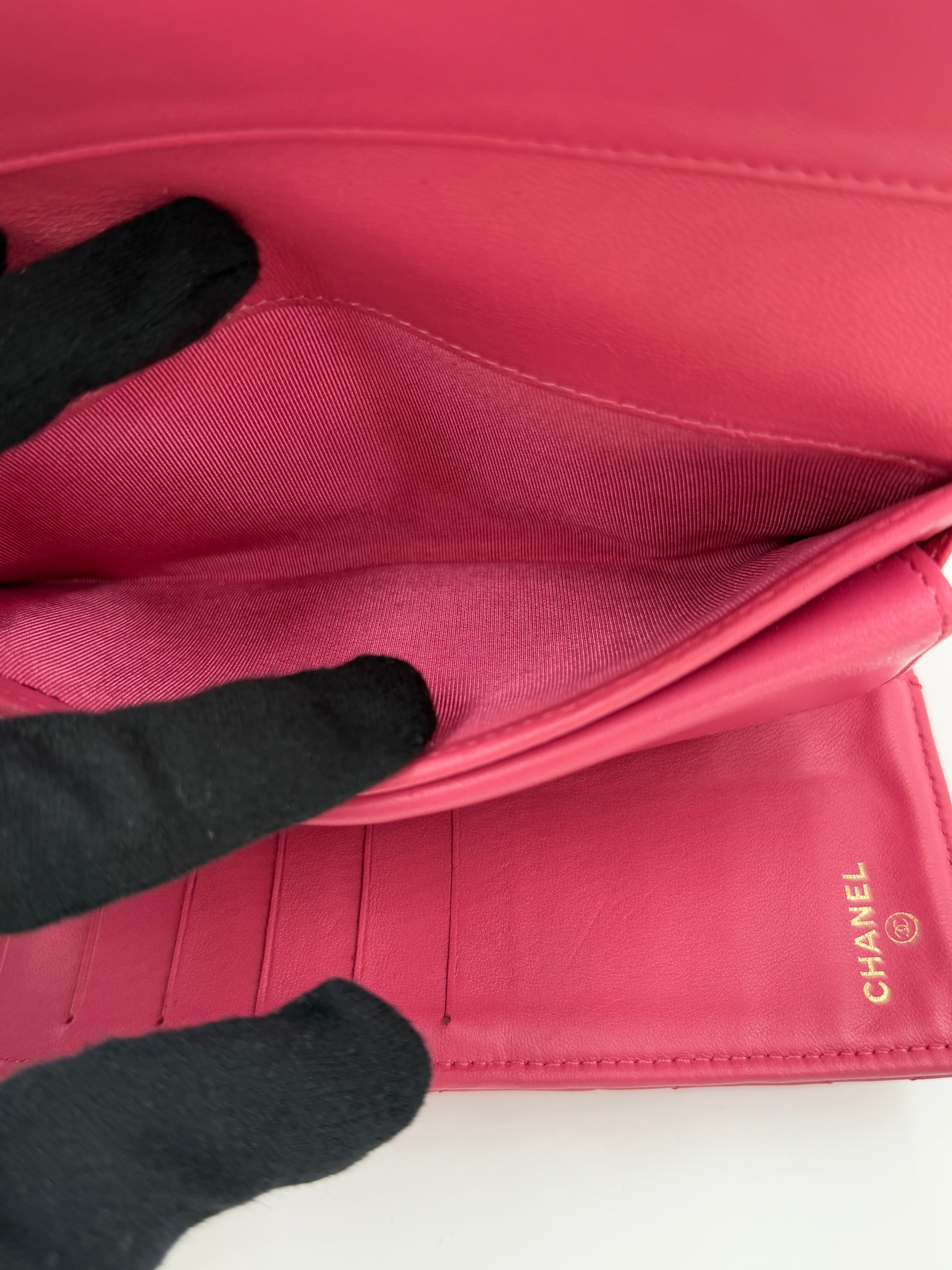 Pre-owned Chanel Dark Pink Quilted Leather Classic Flap Continental Wallet - Authenticated