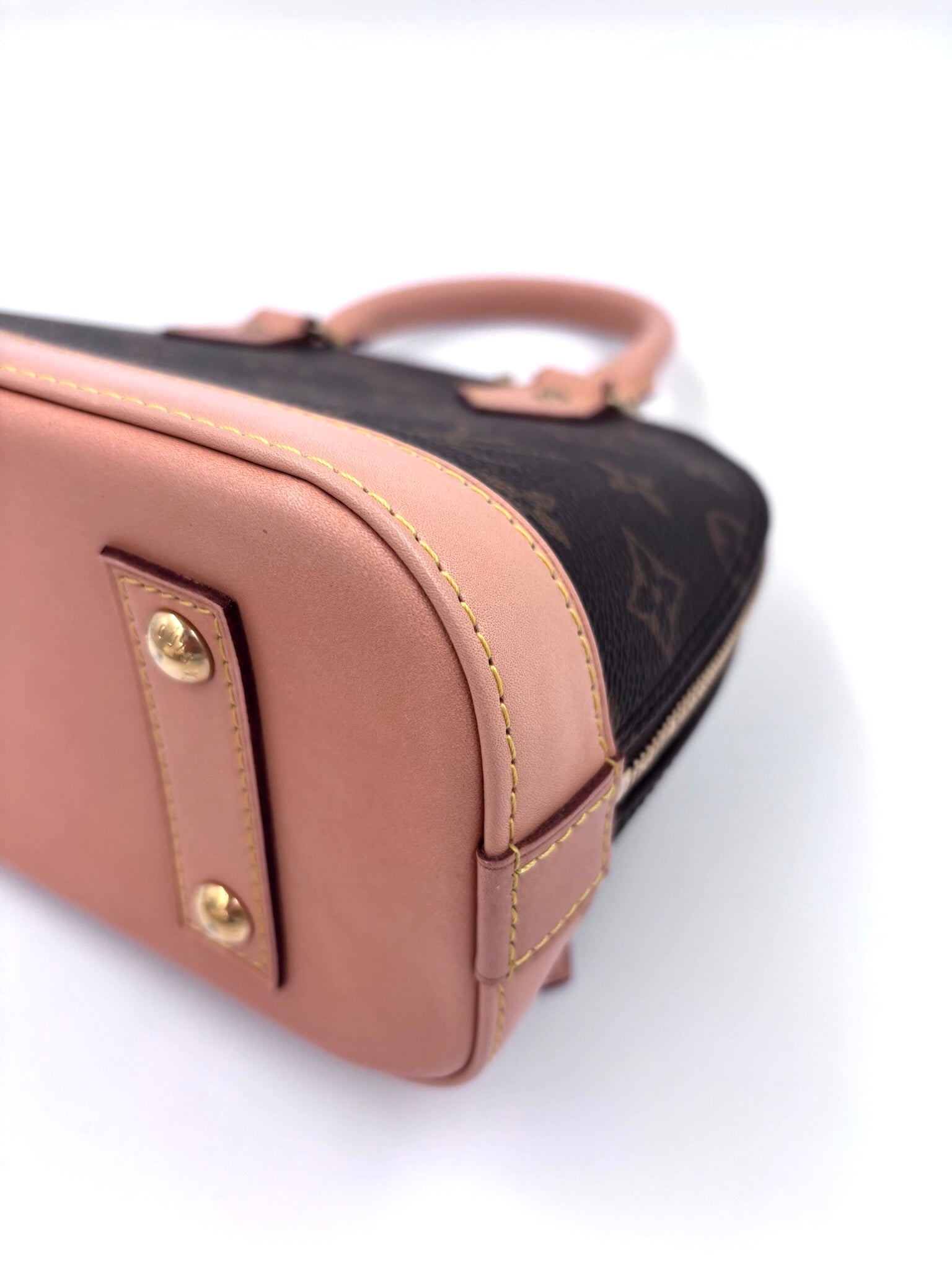 Pre-owned Louis Vuitton Alma BB Monogram Canvas - Authenticated
