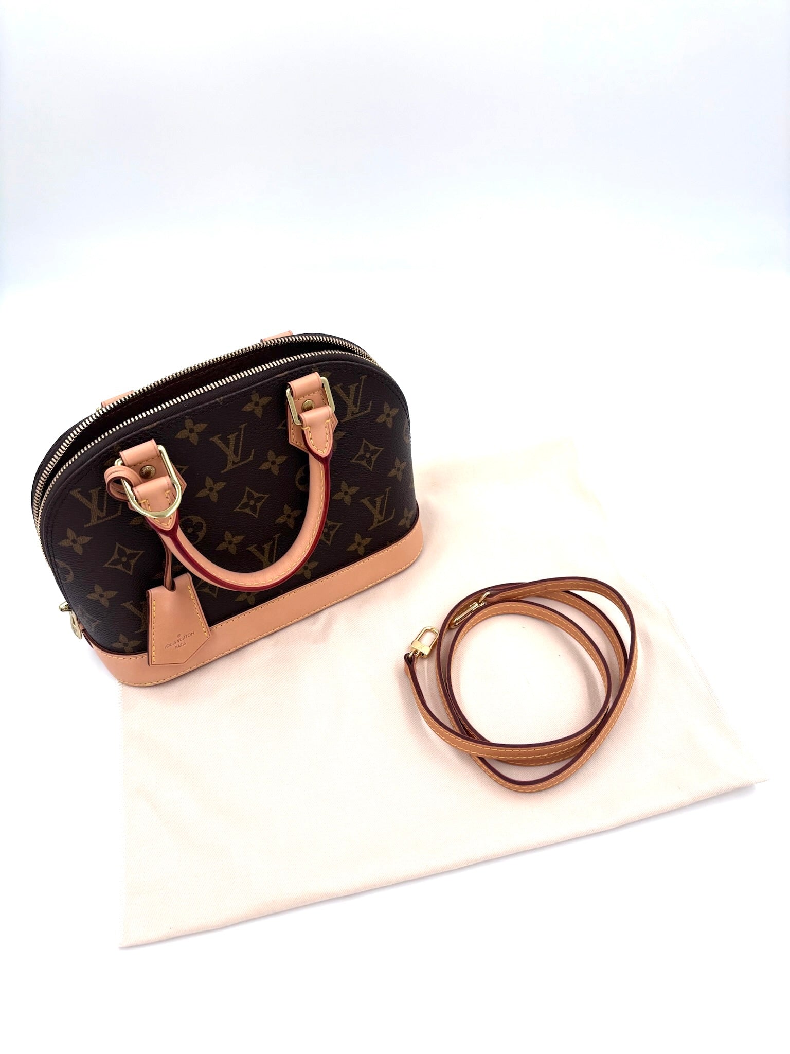 Pre-owned Louis Vuitton Alma BB Monogram Canvas - Authenticated