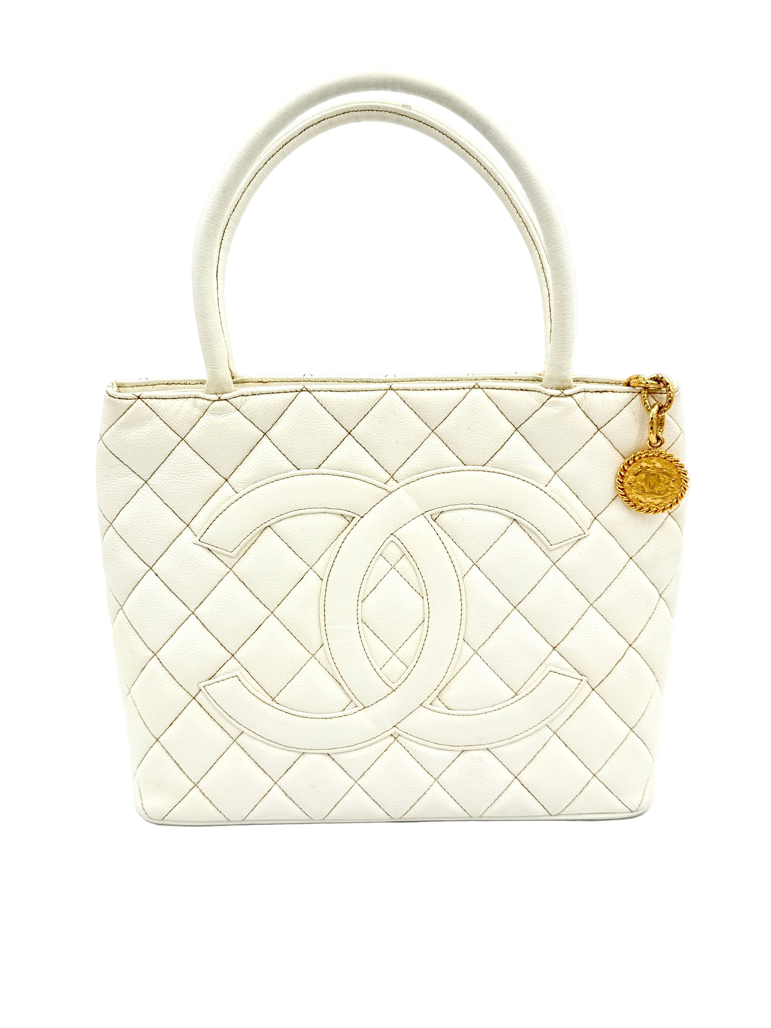 Pre-Owned Chanel Vintage White Caviar Leather Medallion Tote with Gold Hardware - Authenticated