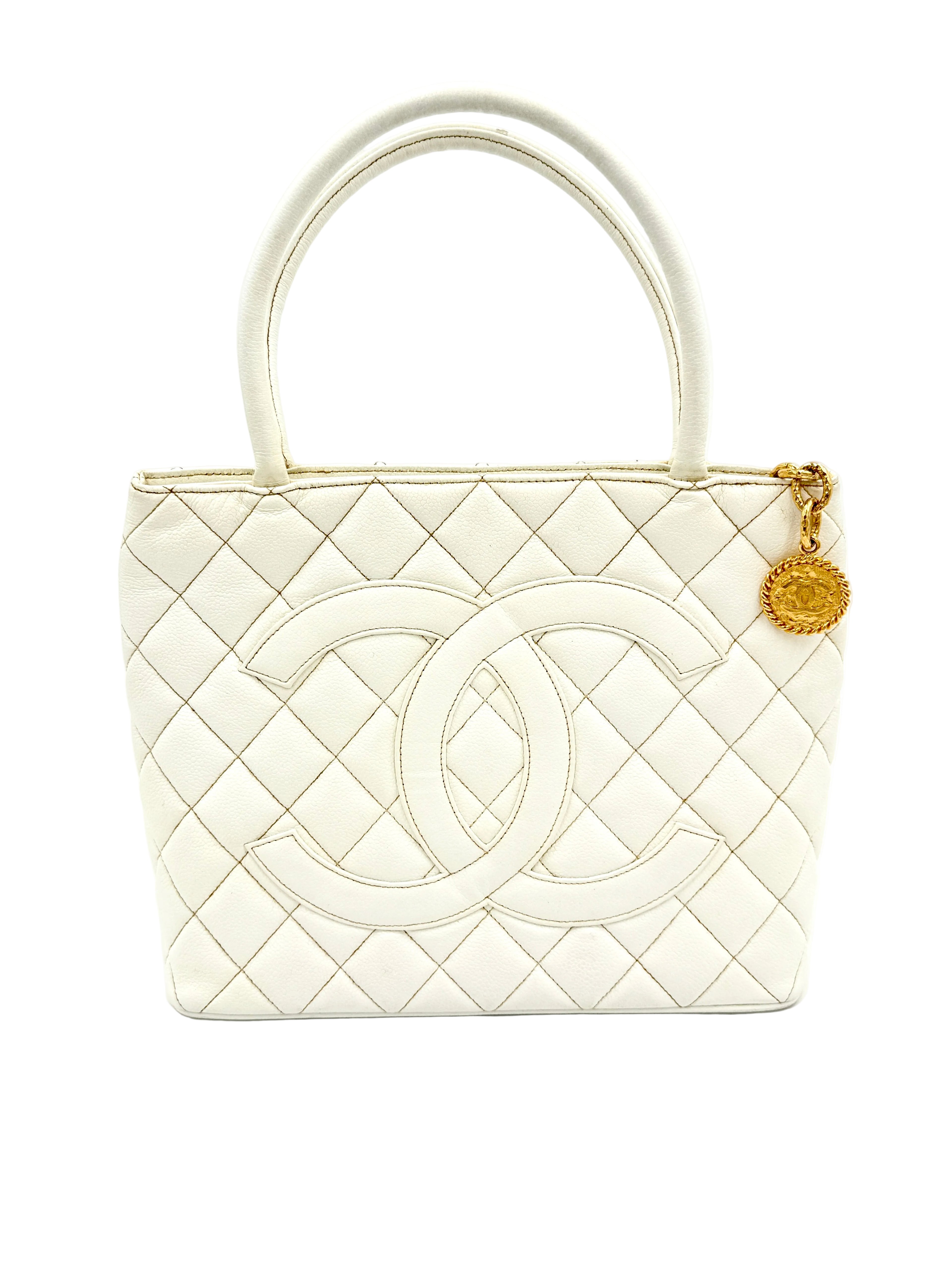 Pre-Owned Chanel Vintage White Caviar Leather Medallion Tote with Gold Hardware - Authenticated