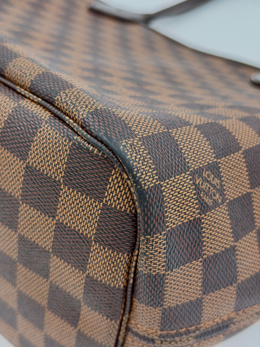Pre-owned Louis Vuitton Damier Ebene Neverfull MM with Pouch - Authenticated