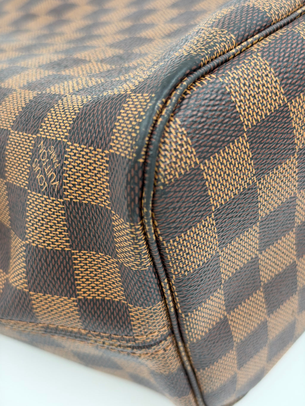 Pre-owned Louis Vuitton Damier Ebene Neverfull MM with Pouch - Authenticated