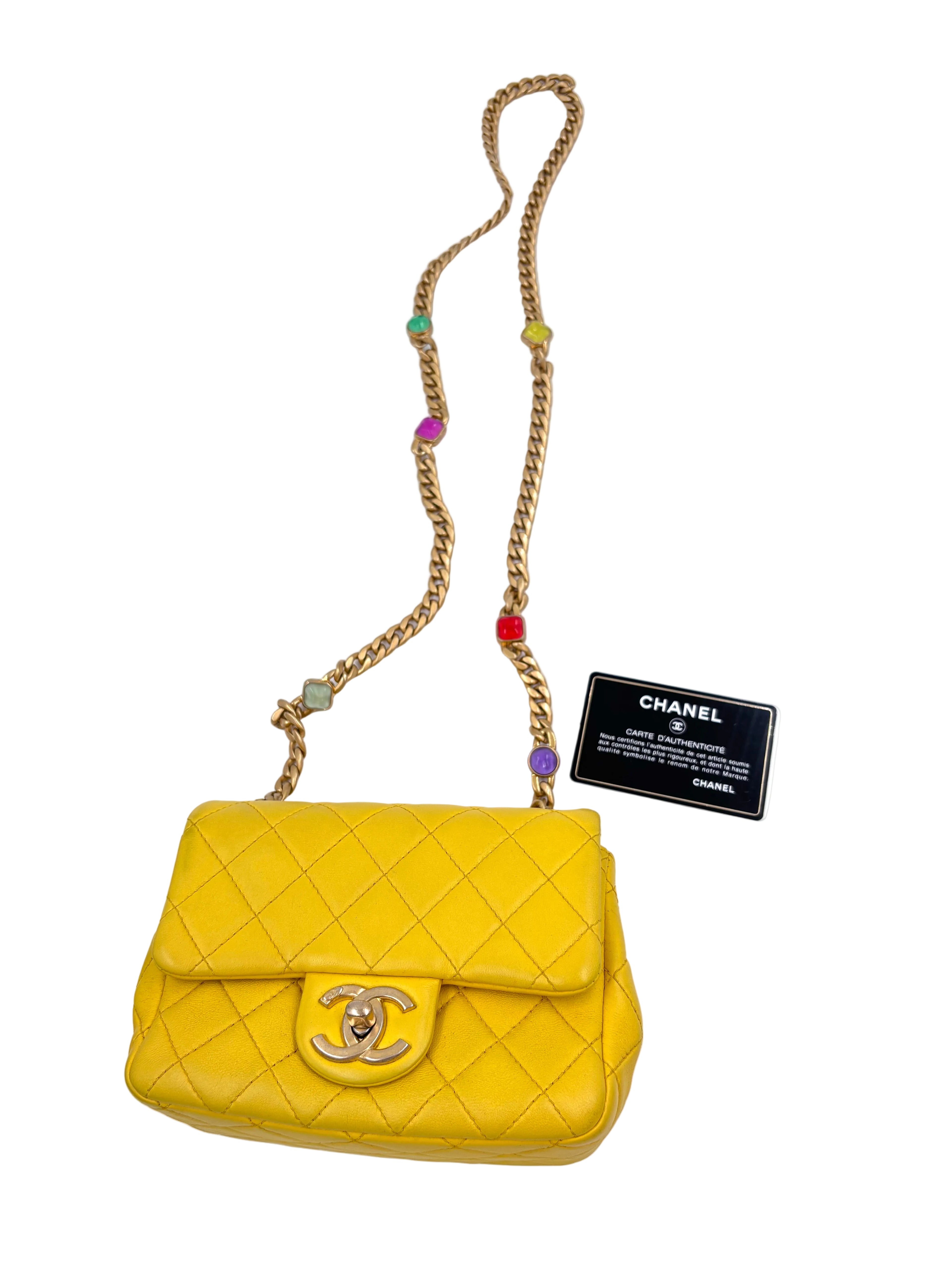 Pre-owned Chanel Yellow Leather Matelassé Handbag with Gem-Toned Charm Chain - Authenticated