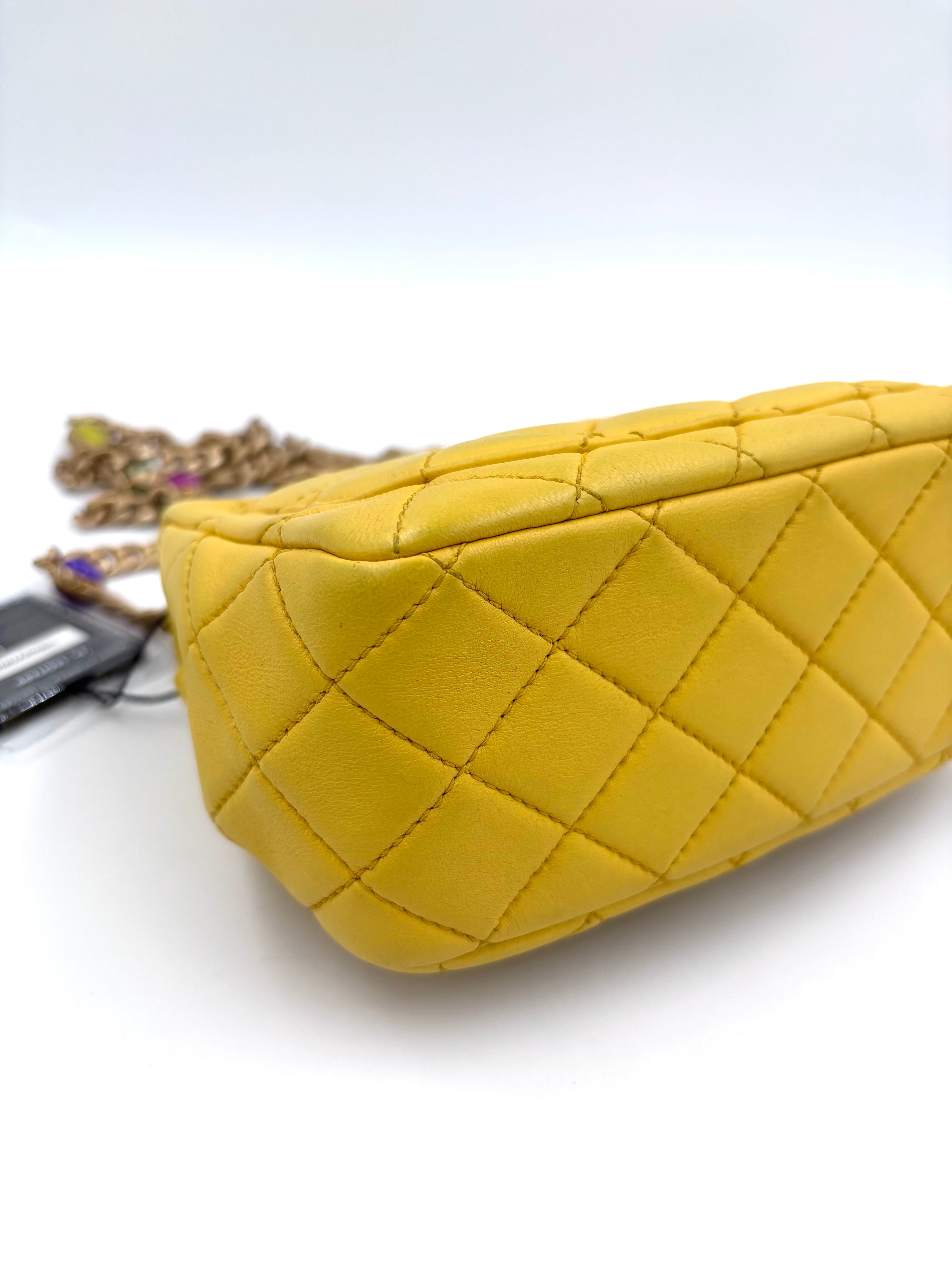 Pre-owned Chanel Yellow Leather Matelassé Handbag with Gem-Toned Charm Chain - Authenticated