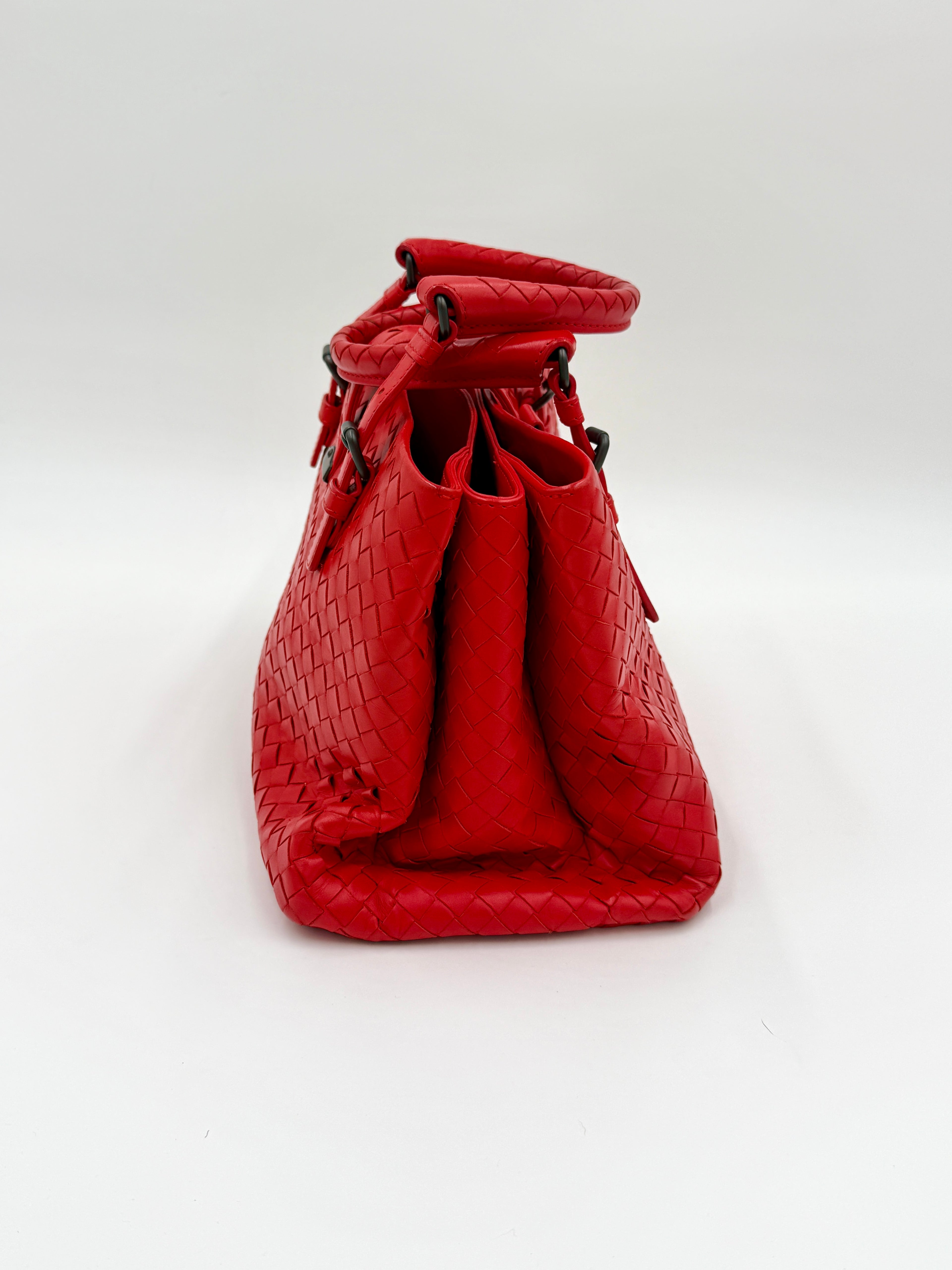 Pre-Owned Bottega Veneta Red Intrecciato Leather Top Handle Bag - Authenticated