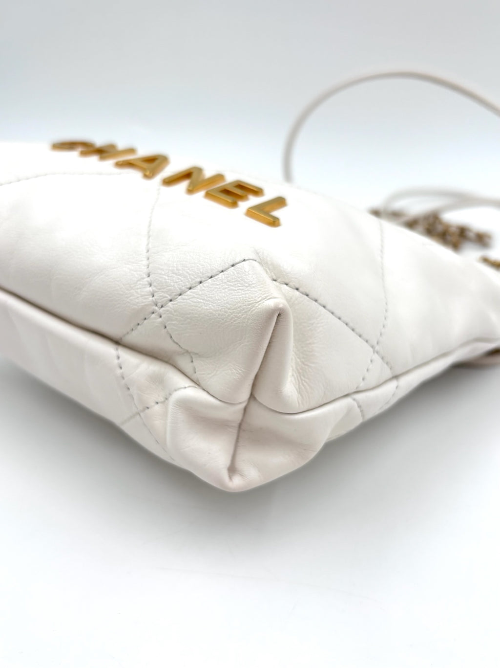 Pre-owned Chanel White Mini 22 with Gold Hardware - Authenticated