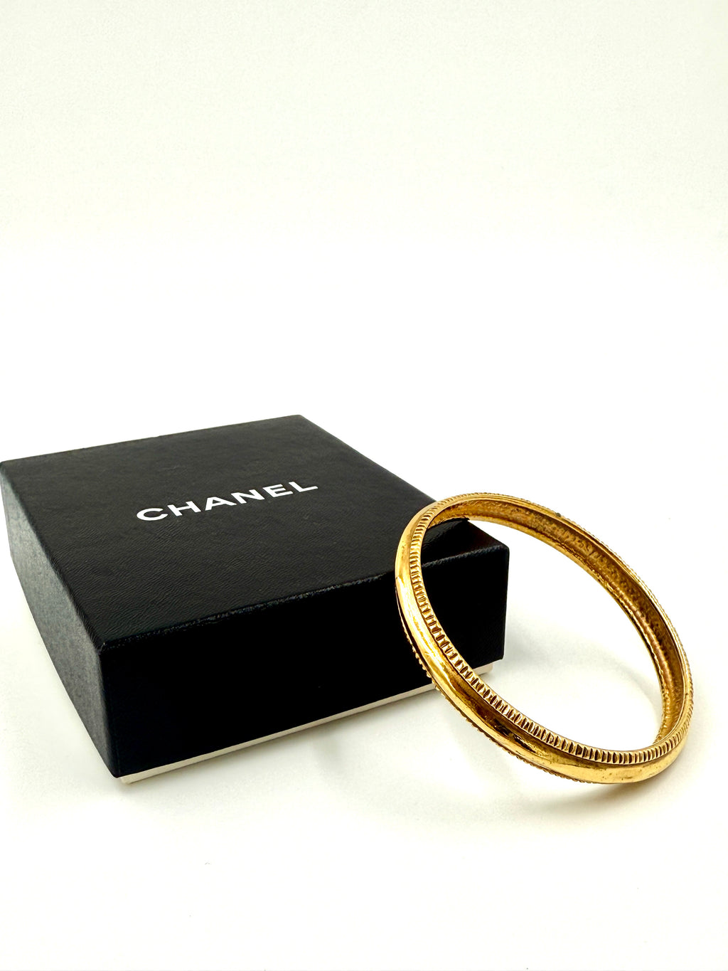 Pre-Owned Chanel Vintage 24K Gold Plated Bangle Bracelet - Authenticated