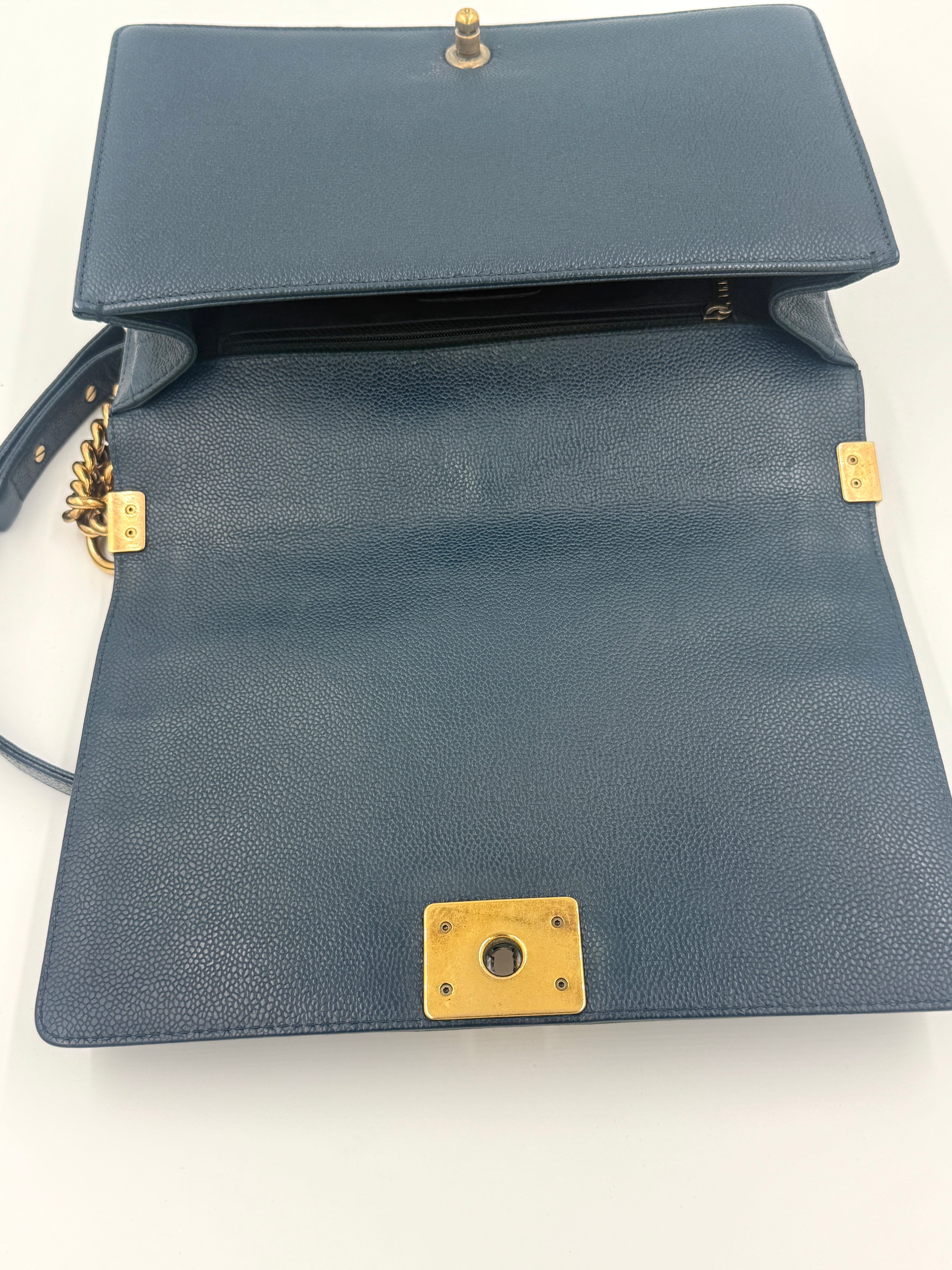 Pre-Owned Chanel Boy Bag New Medium Navy Caviar - Authenticated