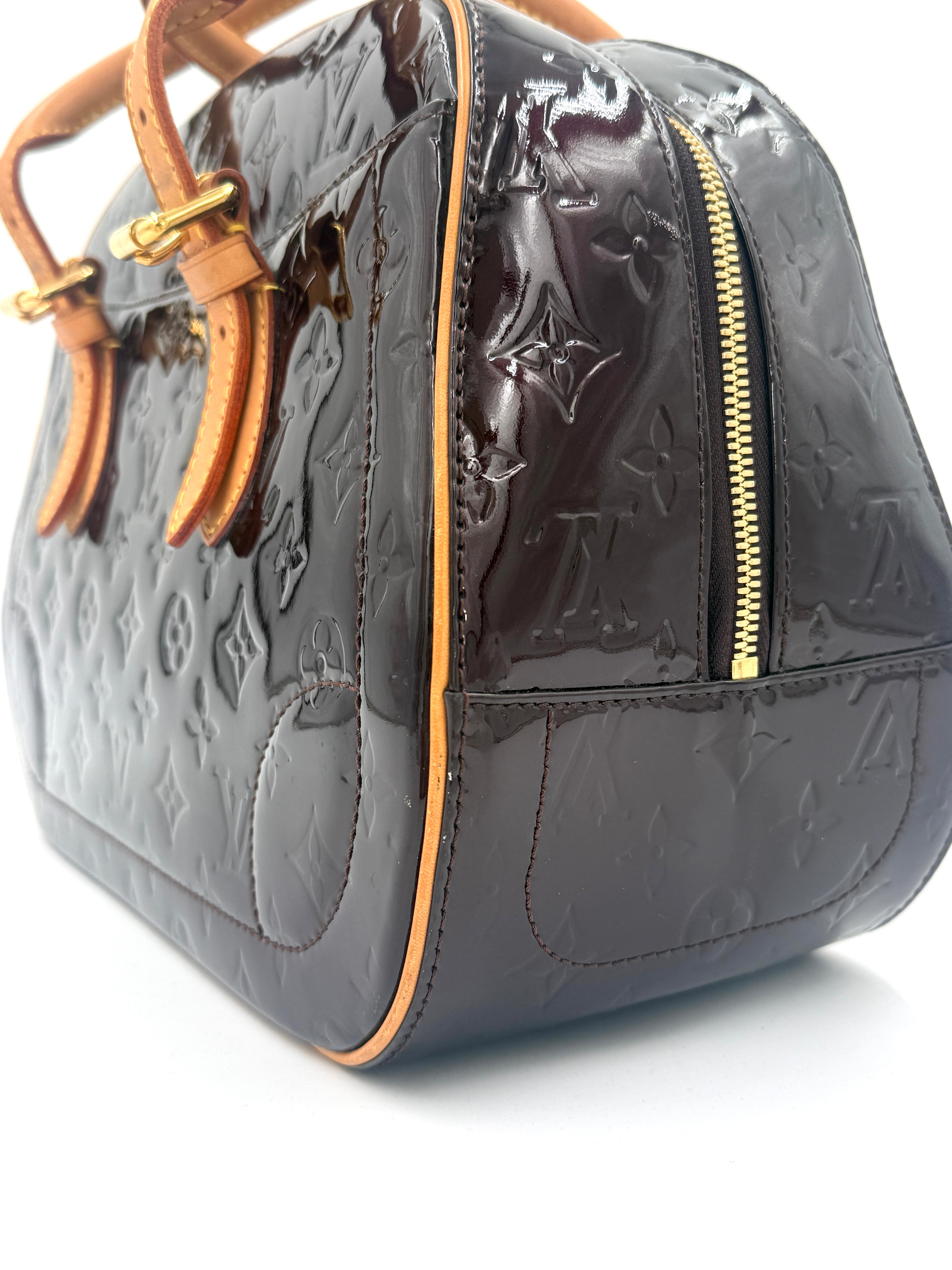 Pre-Owned Louis Vuitton Monogram Vernis Summit Drive handbag in Amarante - Authenticated