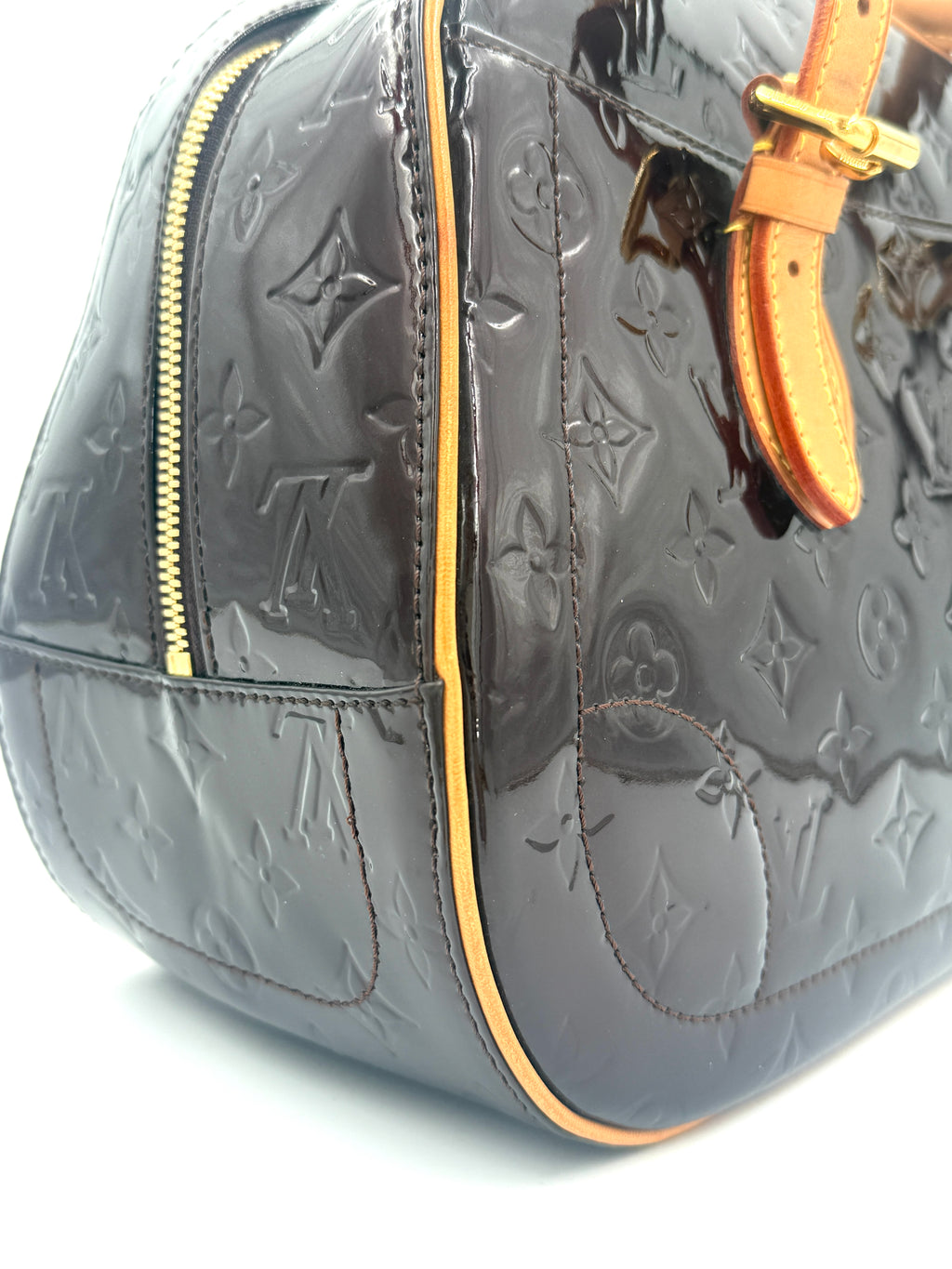 Pre-Owned Louis Vuitton Monogram Vernis Summit Drive handbag in Amarante - Authenticated