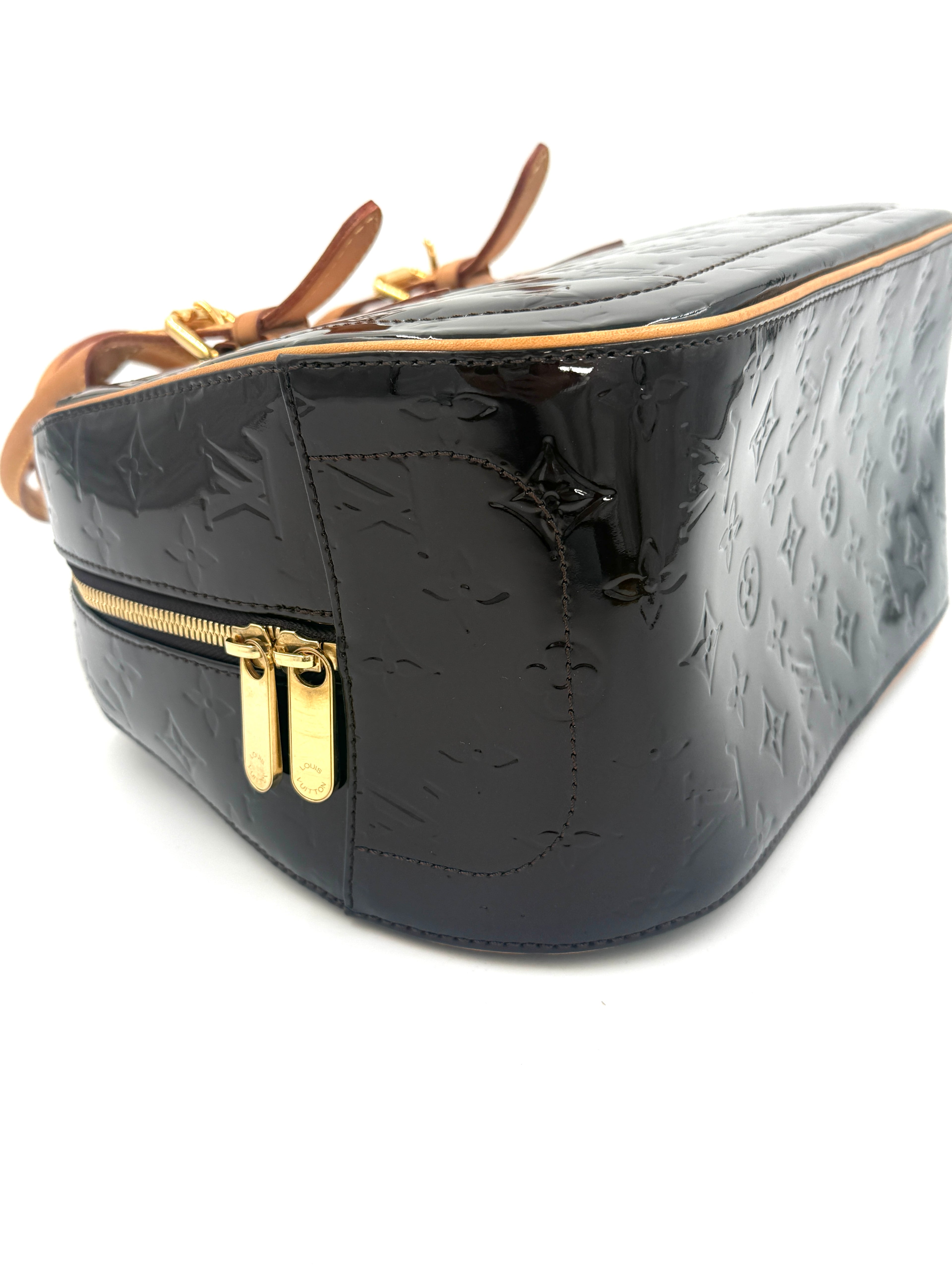 Pre-Owned Louis Vuitton Monogram Vernis Summit Drive handbag in Amarante - Authenticated