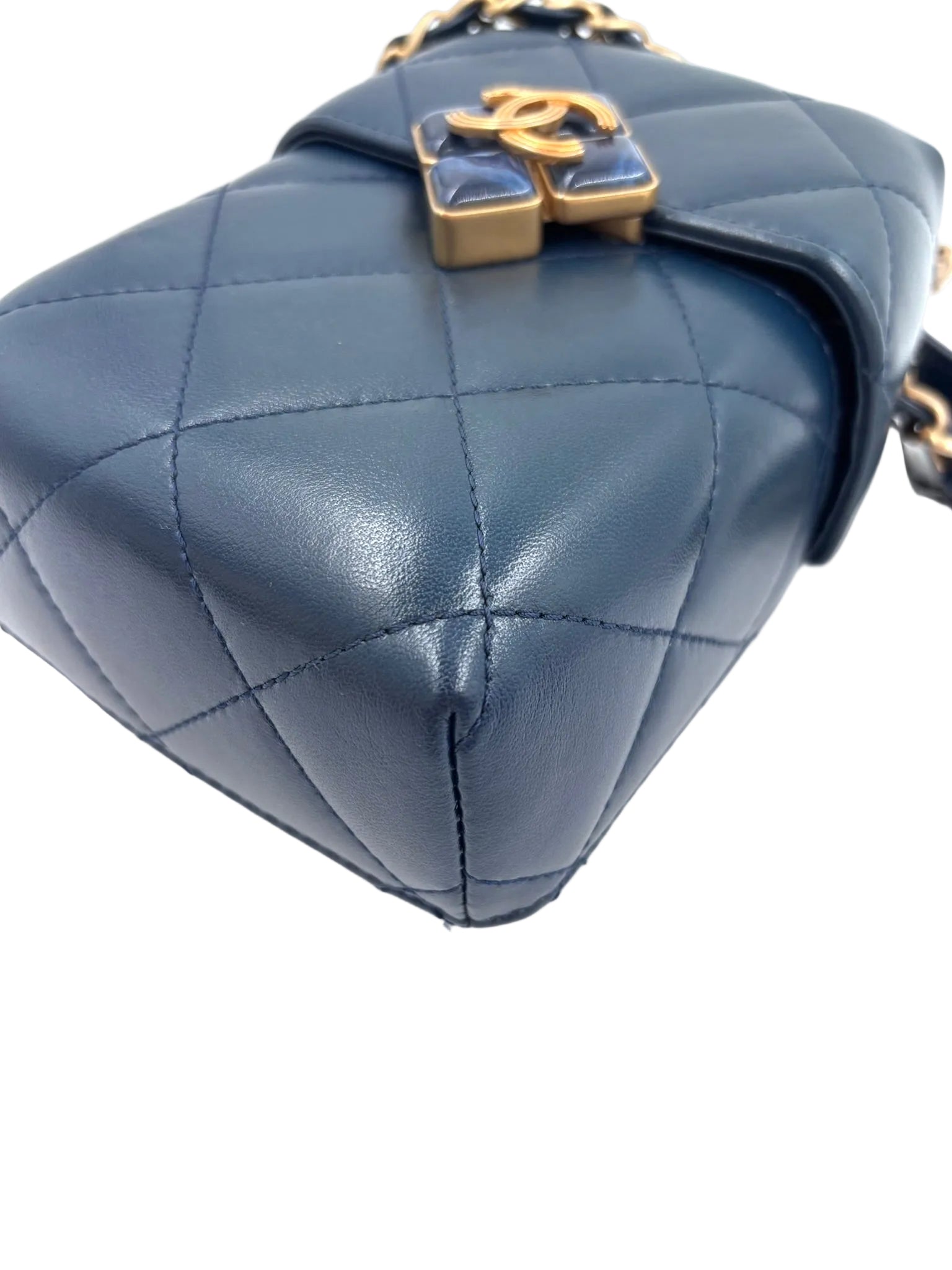 Pre-owned Chanel Diamond Lock CC Phone Holder Crossbody Bag Quilted Lambskin Mini - Authenticated