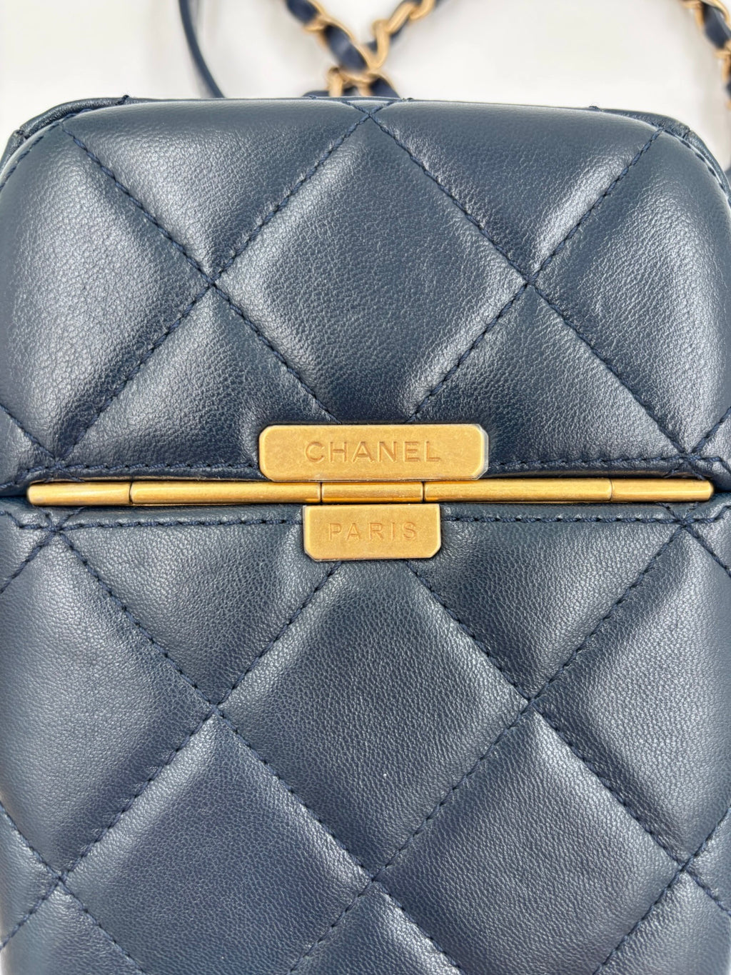 Pre-owned Chanel Diamond Lock CC Phone Holder Crossbody Bag Quilted Lambskin Mini - Authenticated
