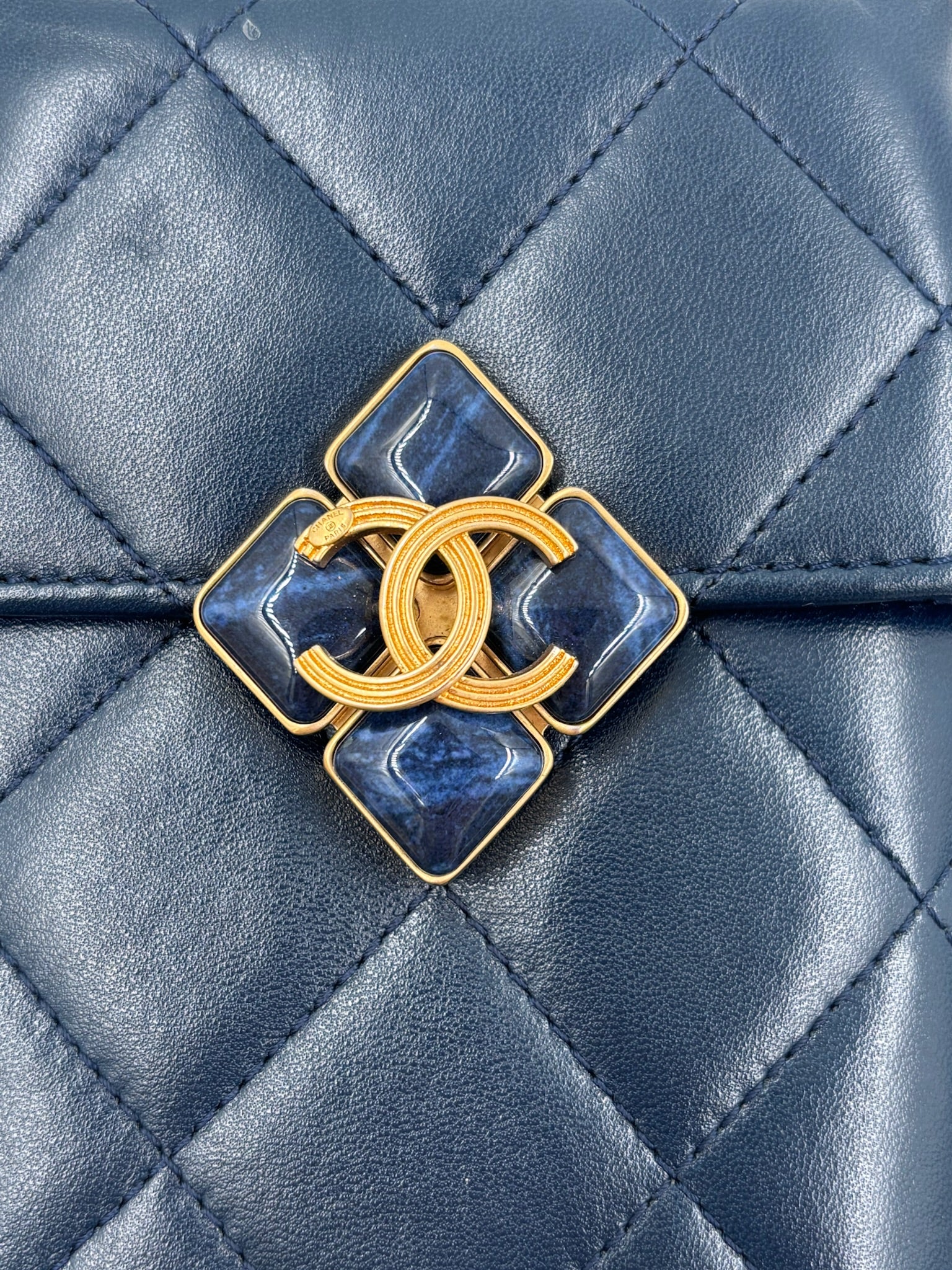 Pre-owned Chanel Diamond Lock CC Phone Holder Crossbody Bag Quilted Lambskin Mini - Authenticated
