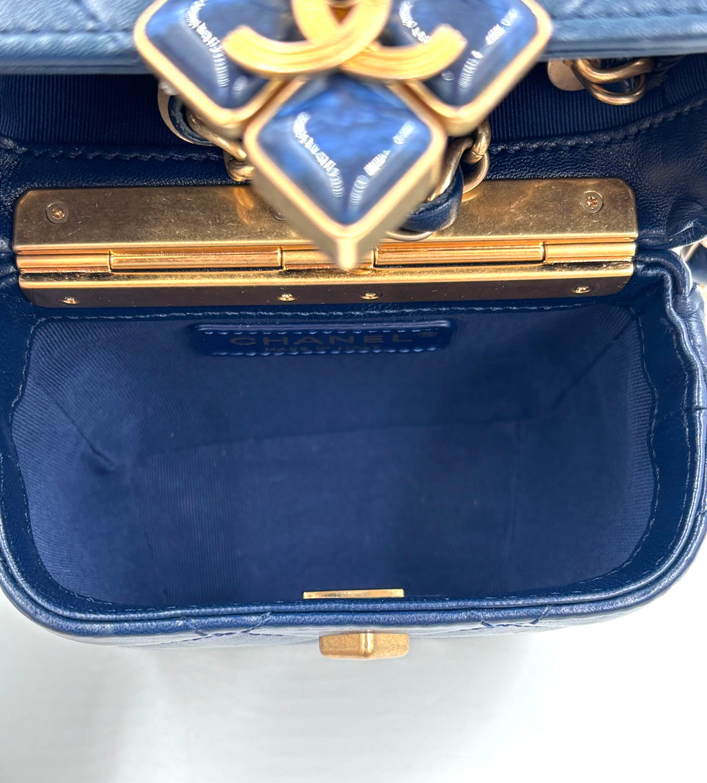 Pre-owned Chanel Diamond Lock CC Phone Holder Crossbody Bag Quilted Lambskin Mini - Authenticated