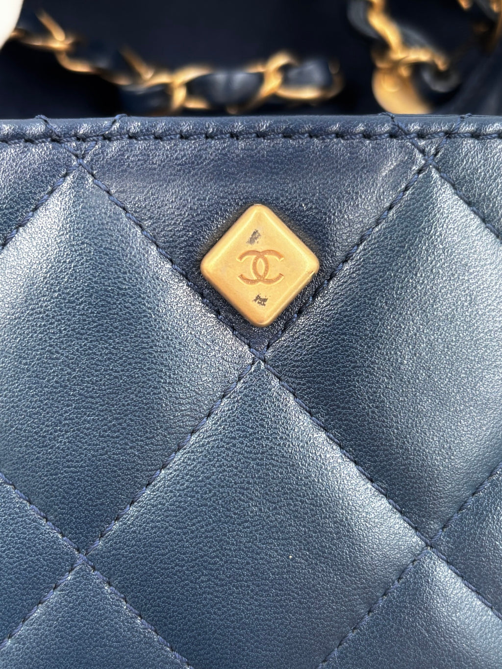 Pre-owned Chanel Diamond Lock CC Phone Holder Crossbody Bag Quilted Lambskin Mini - Authenticated
